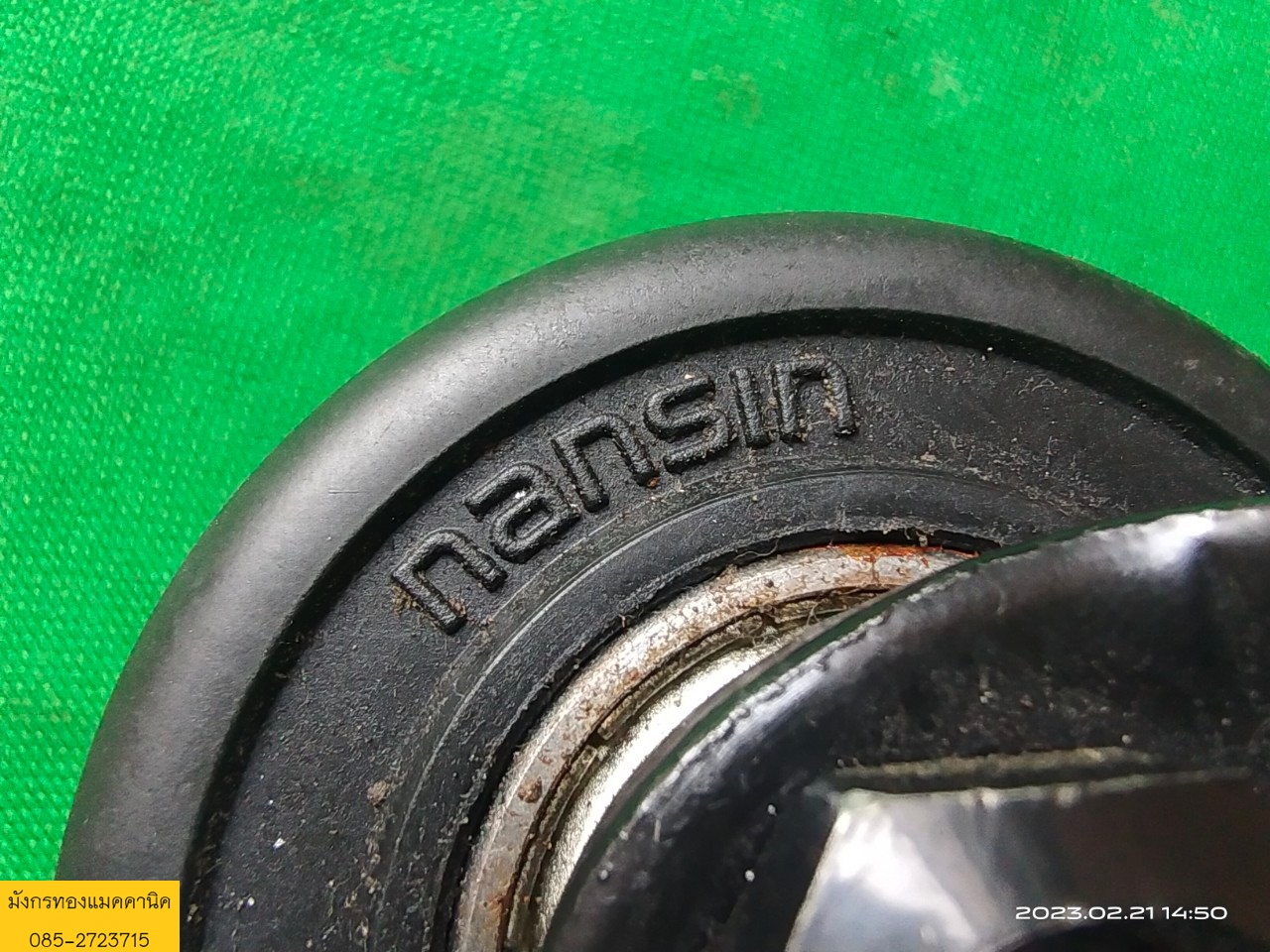 ลูกล้อ ขนาด 2.5 นิ้ว ล้อหมุนได้ 4 ล้อ โครงหนา แข็งแรง รับน้ำหนักได้ดีมาก ราคาชุดละ 400 บาทไม่รวมส่ง มี 3 ชุด