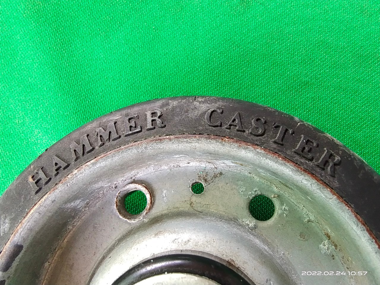 ลูกล้อ HAMMER ขนาด 5 นิ้ว มีเบรก 2 ล้อ ล้อหมุนได้ 4 ล้อ ล้อยางแน่นๆ เข็นไม่ดัง ไม่เป็นรอยค่ะ ล้อลื่นดี แข็งแรงรับน้ำหนักได้ดี ราคาชุดละ 600 บาทไม่รวมส่งค่ะ มี 2 ชุด ลูกล้อ HAMMER ขนาด 5 นิ้ว มีเบรก 2 ล้อ ล้อหมุนได้ 4 ล้อ ล้อยางแน่นๆ เข็นไม่ดัง ไม่เป็นรอยค่ะ ล้อลื่นดี แข็งแรงรับน้ำหนักได้ดี ราคาชุดละ 600 บาทไม่รวมส่งค่ะ มี 2 ชุด