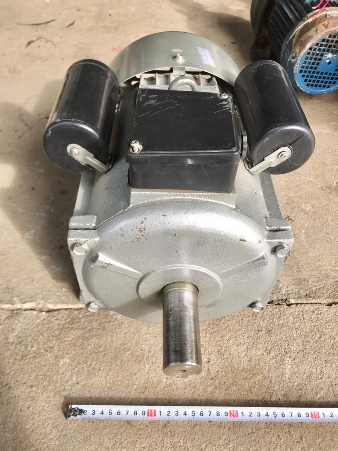 มอเตอร์ ยี่ห้อ wikiki รุ่น wmdc-c4500 ขนาด 5 แรง ใช้ไฟ 220v ความเร็วรอบ 1470 rpm เพลา 38 มม. สภาพสวย ใช้งานได้ปกติ ราคา 5,500 บาทไม่รวมส่งค่ะ มอเตอร์ ยี่ห้อ wikiki รุ่น wmdc-c4500 ขนาด 5 แรง ใช้ไฟ 220v ความเร็วรอบ 1470 rpm เพลา 38 มม. สภาพสวย ใช้งานได้ปกติ ราคา 5,500 บาทไม่รวมส่งค่ะ