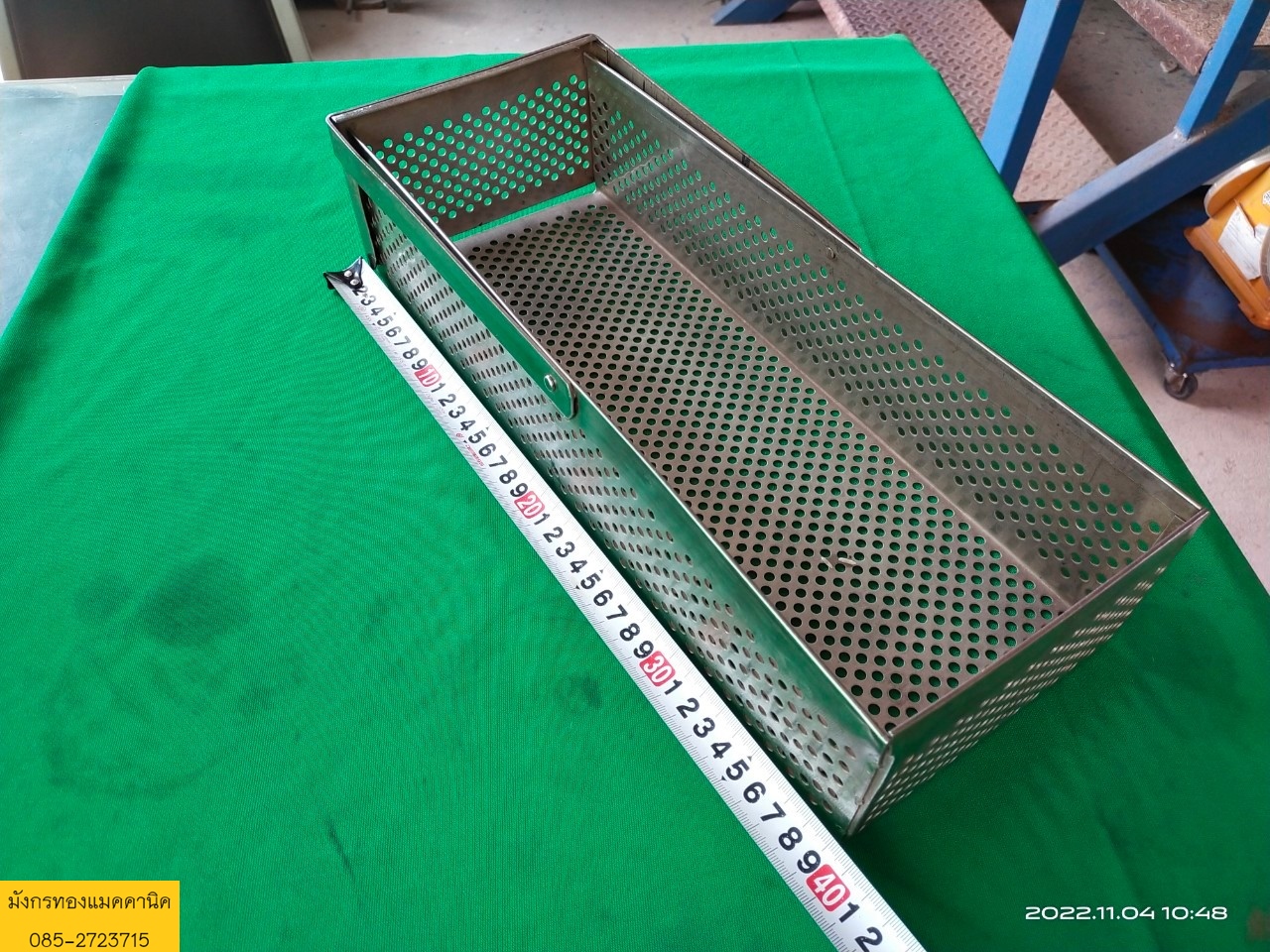 กระบะสแตนเลส ขนาด 15x40x9 ซม. ด้านข้างเปิดได้ตามภาพ สแตนเลสหนา แข็งแรง ใบละ 190 บาทไม่รวมส่ง มี 9 ใบ