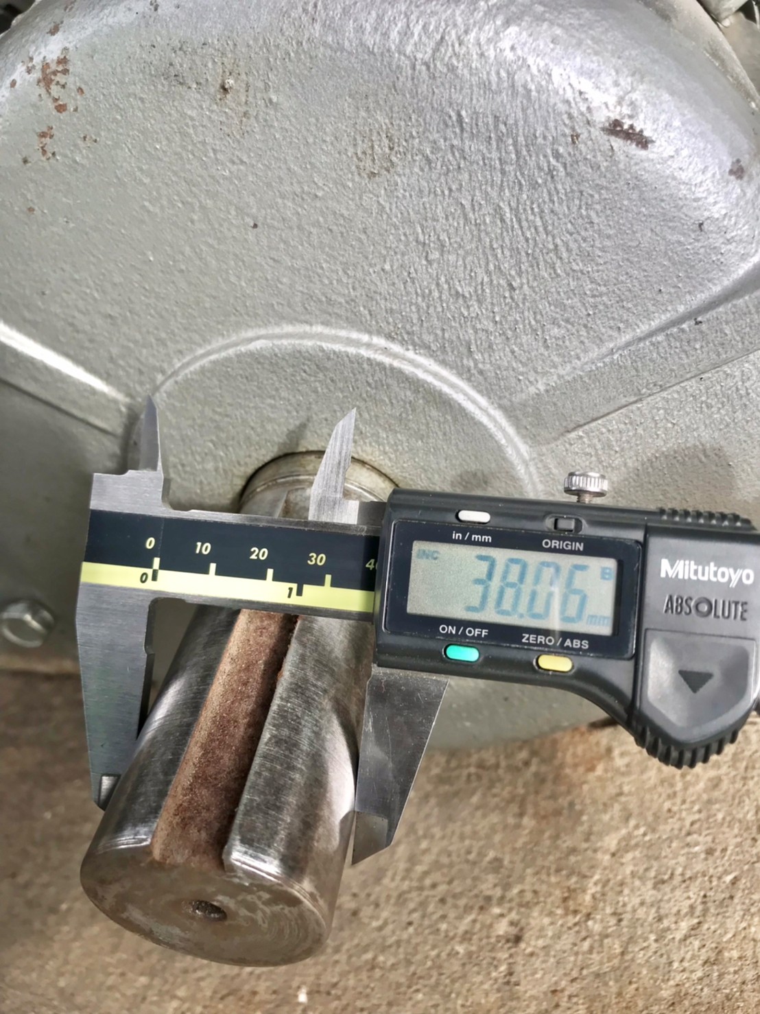 มอเตอร์ ยี่ห้อ wikiki รุ่น wmdc-c4500 ขนาด 5 แรง ใช้ไฟ 220v ความเร็วรอบ 1470 rpm เพลา 38 มม. สภาพสวย ใช้งานได้ปกติ ราคา 5,500 บาทไม่รวมส่งค่ะ มอเตอร์ ยี่ห้อ wikiki รุ่น wmdc-c4500 ขนาด 5 แรง ใช้ไฟ 220v ความเร็วรอบ 1470 rpm เพลา 38 มม. สภาพสวย ใช้งานได้ปกติ ราคา 5,500 บาทไม่รวมส่งค่ะ