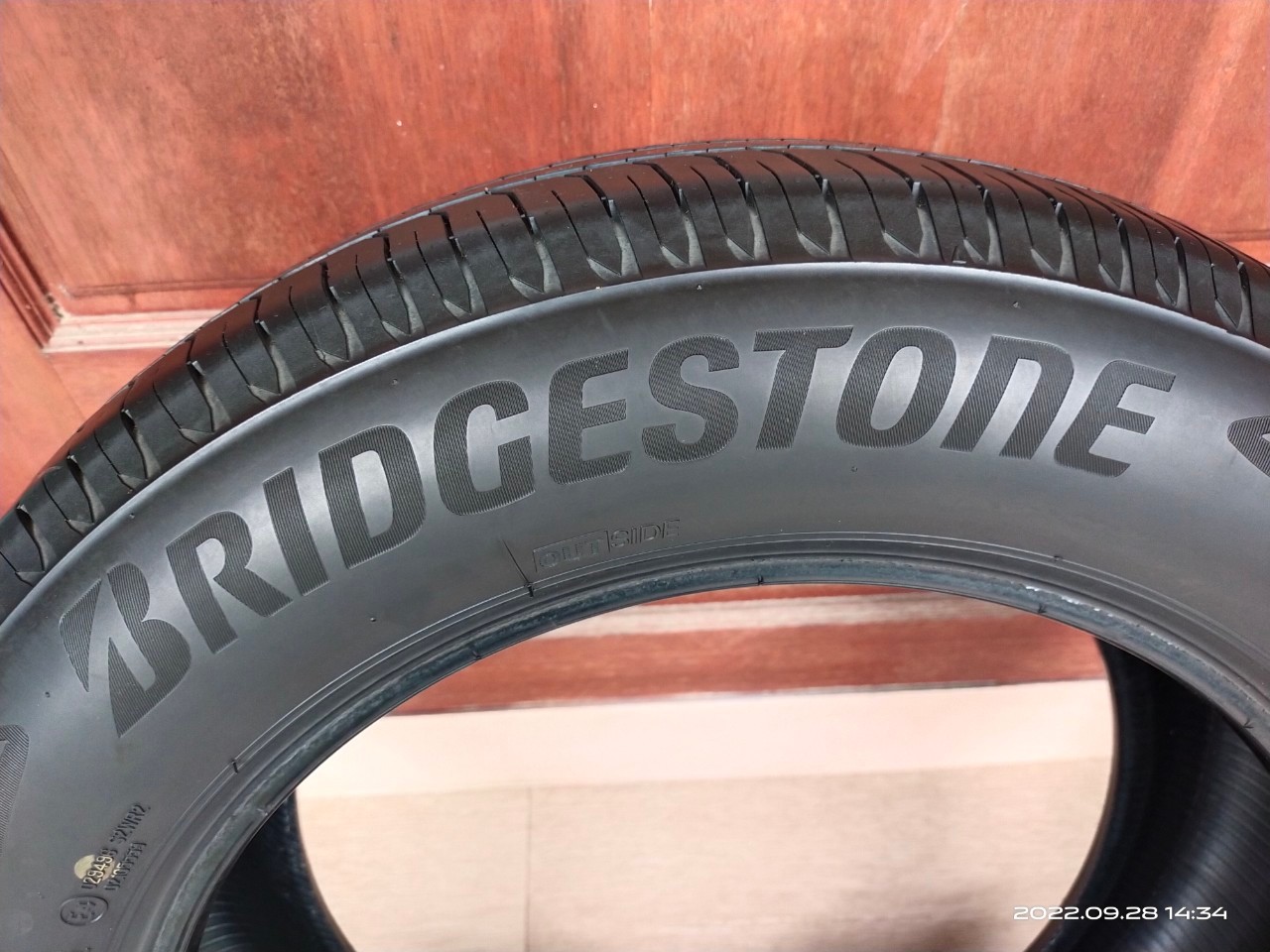 ยางบริดสโตน เบอร์ 225/60R18 ปี 19 มีรั่ว 1 เส้น สภาพยางยังดี ราคา 2 เส้น 1,000 บาทไม่รวมส่งค่ะ ยางบริดสโตน เบอร์ 225/60R18 ปี 19 มีรั่ว 1 เส้น สภาพยางยังดี ราคา 2 เส้น 1,000 บาทไม่รวมส่งค่ะ