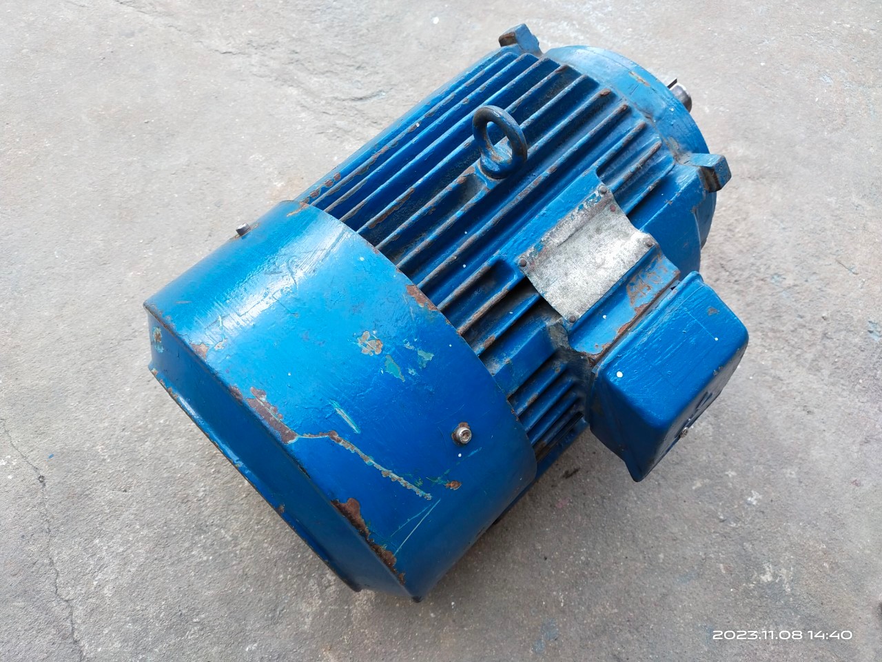 มอเตอร์มิตซูบิชิ ขนาด 10 แรง ใช้ไฟสามเฟส 380V ความเร็วรอบ 1440 รอบต่อนาที เดิมใช้กับปั๊มน้ำทำสีเดียวกับปัํมน้ำ สภาพดี หมุนนิ่ม ใช้งานได้ปกติ ราคา 7,500 บาทไม่รวมส่ง มอเตอร์มิตซูบิชิ ขนาด 10 แรง ใช้ไฟสามเฟส 380V ความเร็วรอบ 1440 รอบต่อนาที เดิมใช้กับปั๊มน้ำทำสีเดียวกับปัํมน้ำ สภาพดี หมุนนิ่ม ใช้งานได้ปกติ ราคา 7,500 บาทไม่รวมส่ง