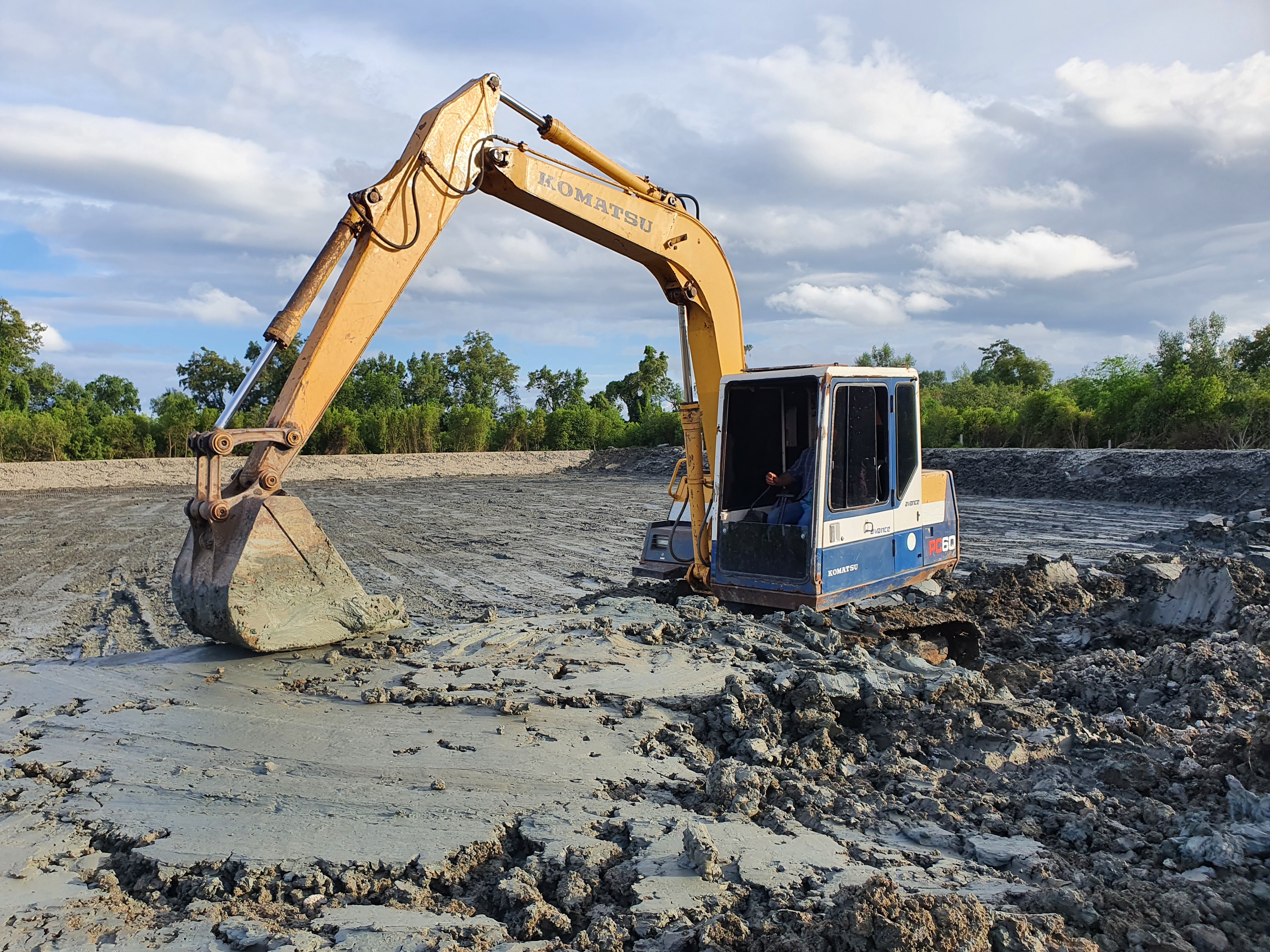 KOMATSU PC60-6 เก่านอก อาร์มพิเศษ