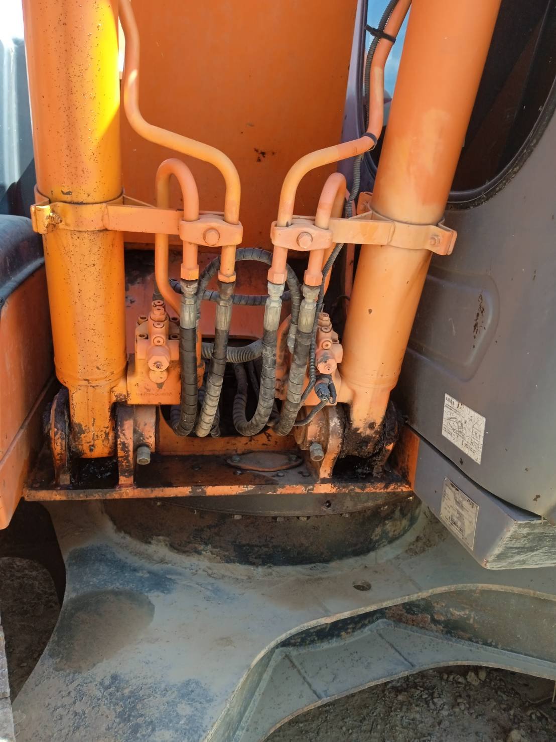 Hitachi zx120-1 พร้อมใช้งาน 6000 ชั่วโมง Hitachi zx120-1 พร้อมใช้งาน 6000 ชั่วโมง