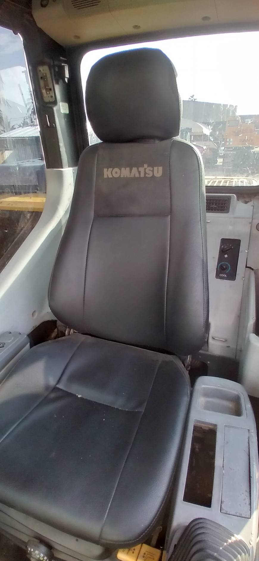 Komatsu. Pc200-7 พร้อมใช้งาน