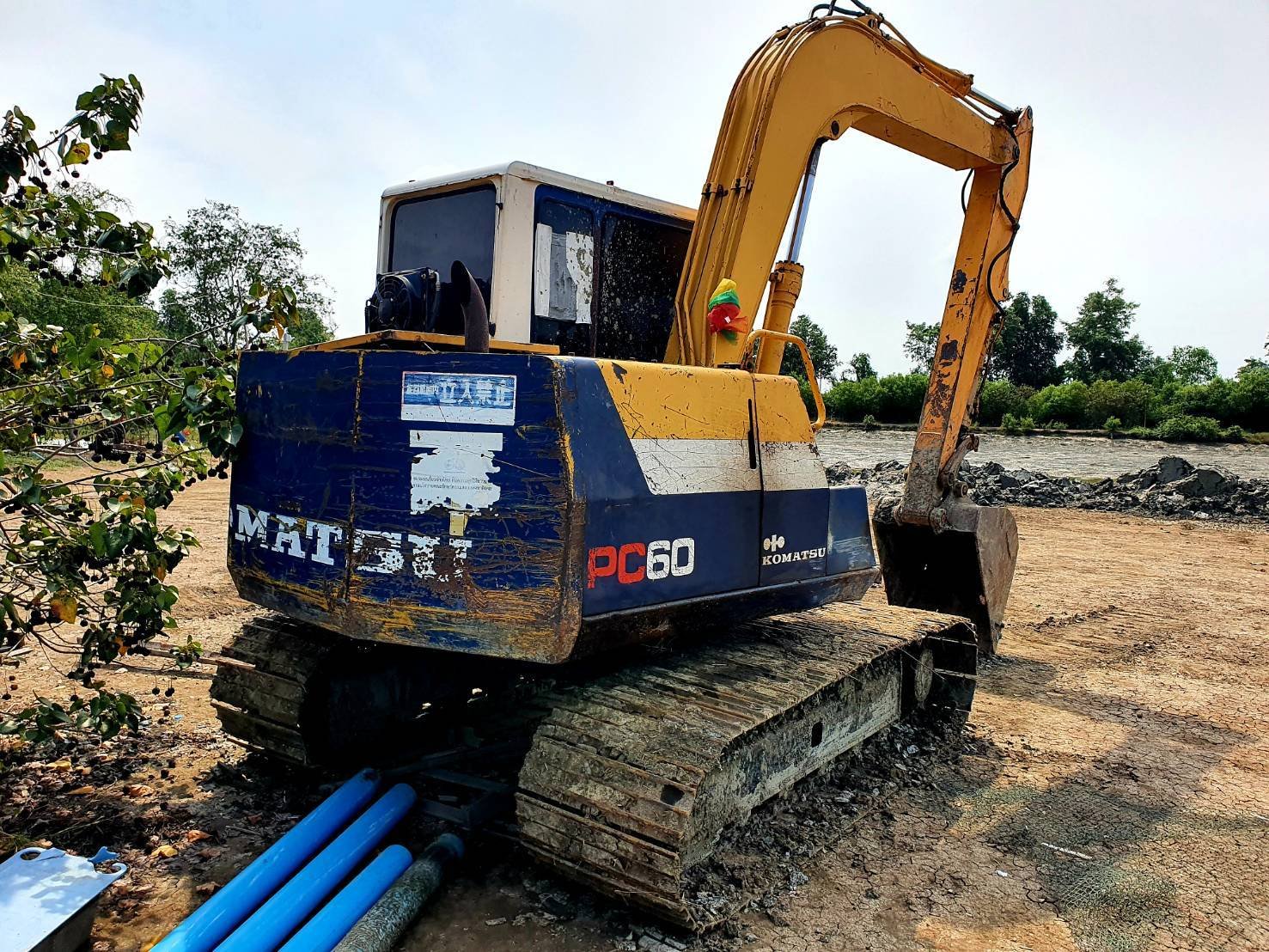 Komatsu pc60-6 พร้อมใช้งาน Komatsu pc60-6 พร้อมใช้งาน