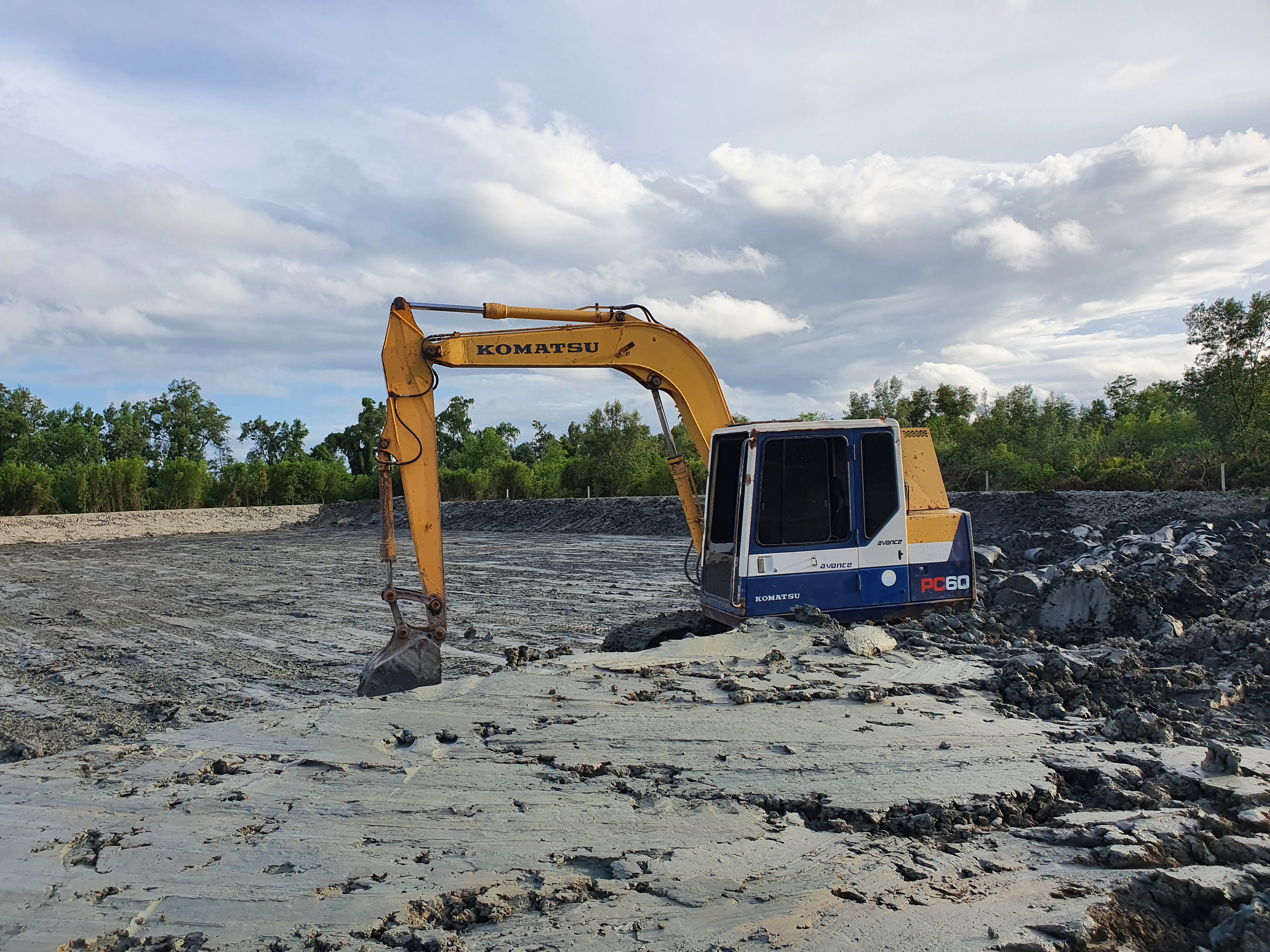 KOMATSU PC60-6 เก่านอก อาร์มพิเศษ