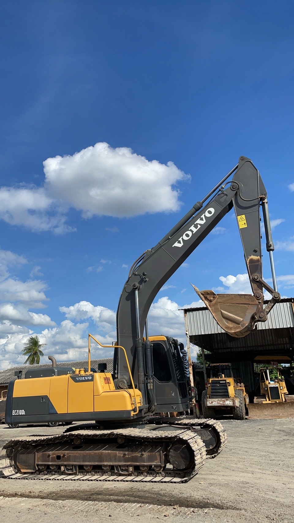 VOLVO EC210D พร้อมใช้งาน