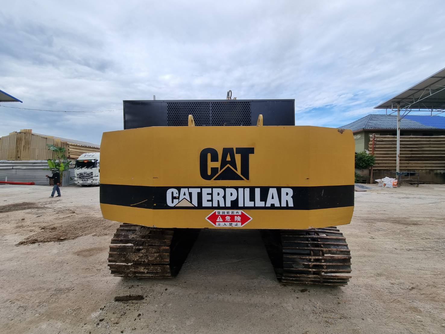 CAT E200B ต้นตำหรับความอึด