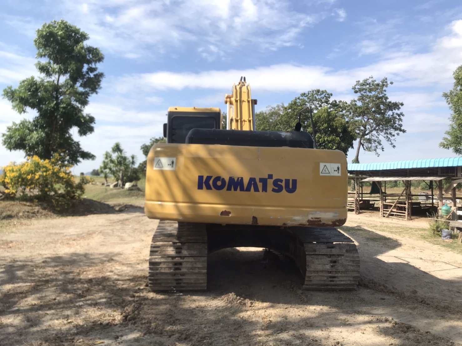 ขายดาว KOMATSU PC200-7 พร้อมใช้งาน ขายดาว KOMATSU PC200-7 พร้อมใช้งาน