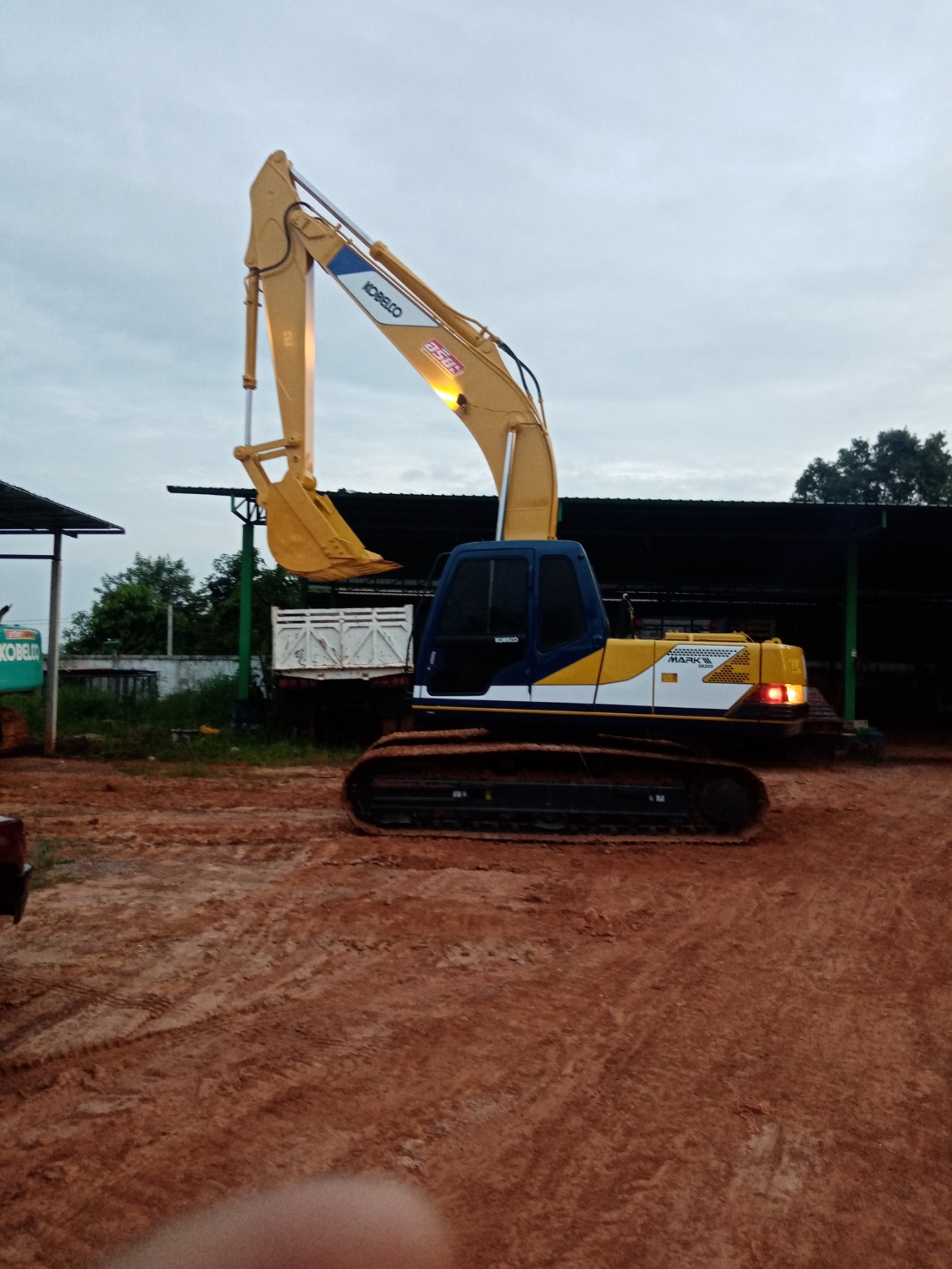 KOBELCO SK200 มาค3  หล่อมาก เต็มทุกจุด