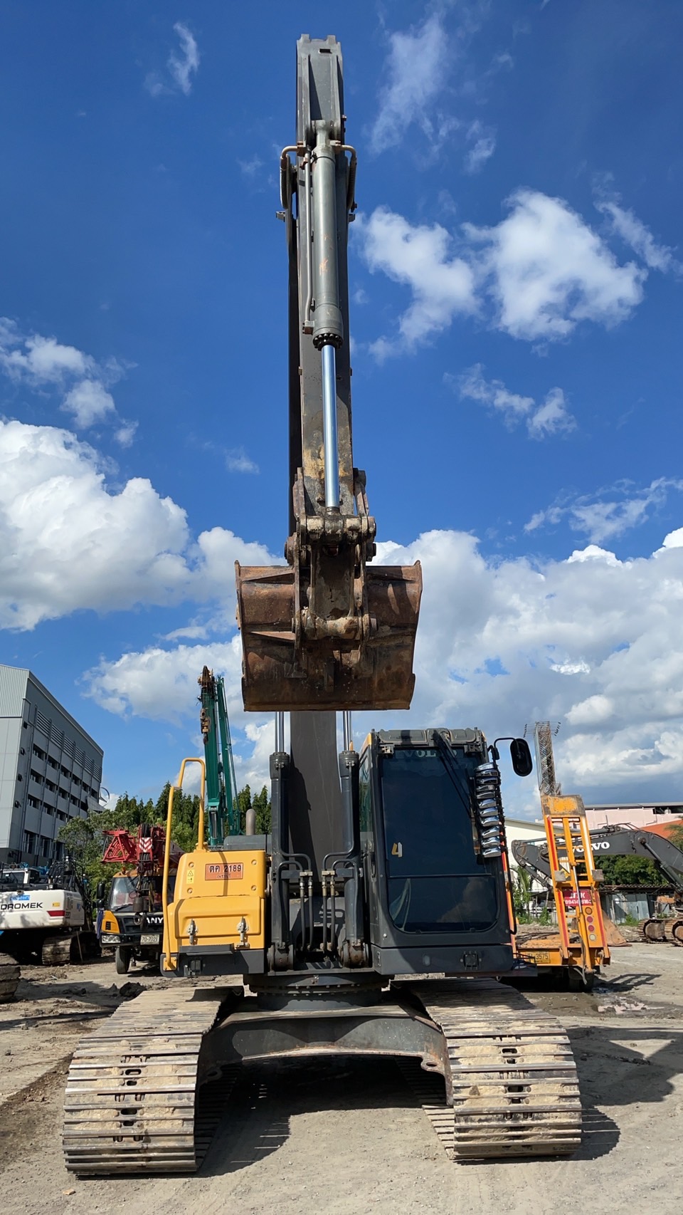 VOLVO EC210D พร้อมใช้งาน