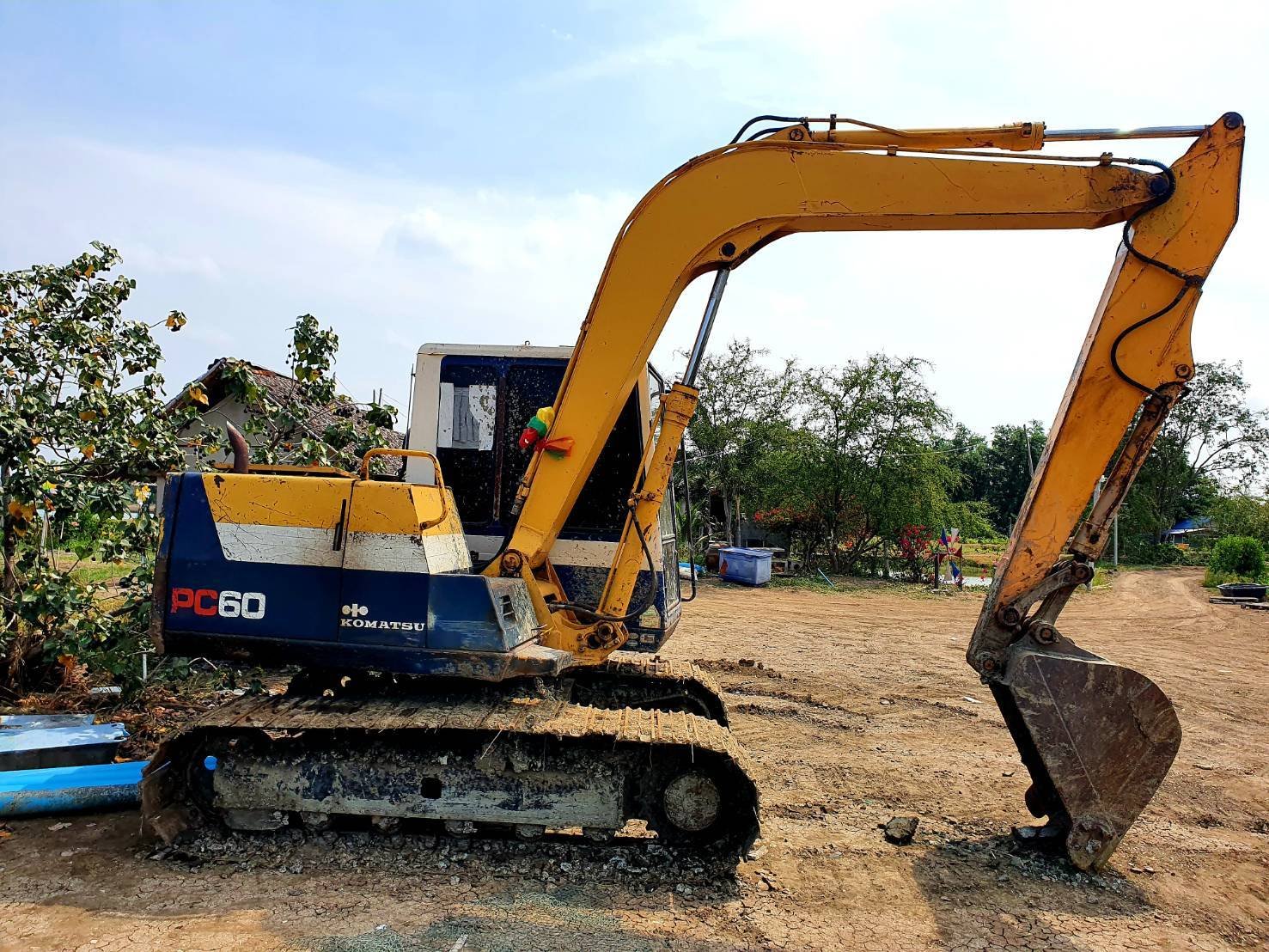 Komatsu pc60-6 พร้อมใช้งาน Komatsu pc60-6 พร้อมใช้งาน