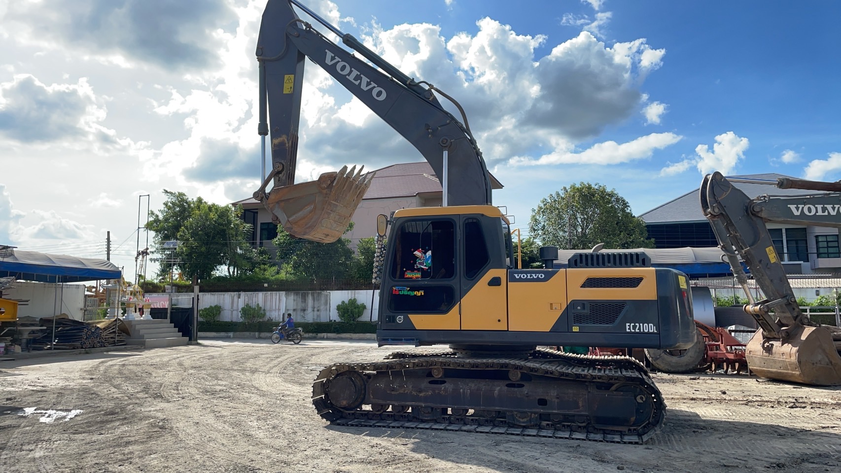 VOLVO EC210D พร้อมใช้งาน