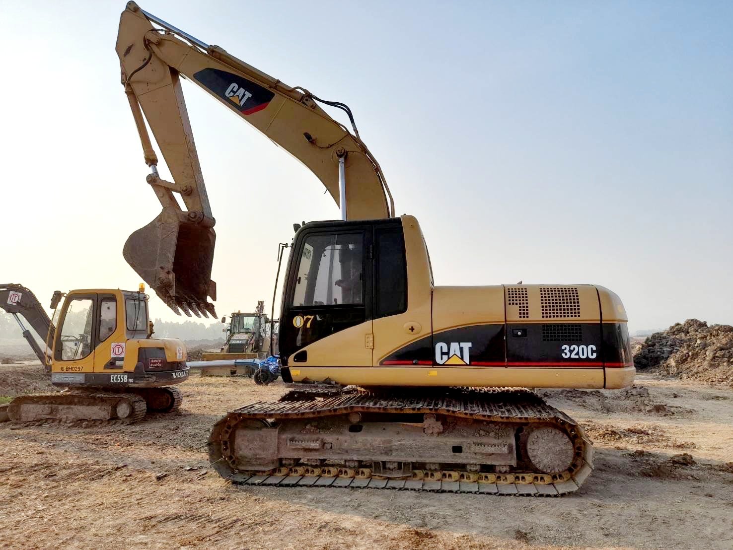 CAT320C พร้อมใช้งาน