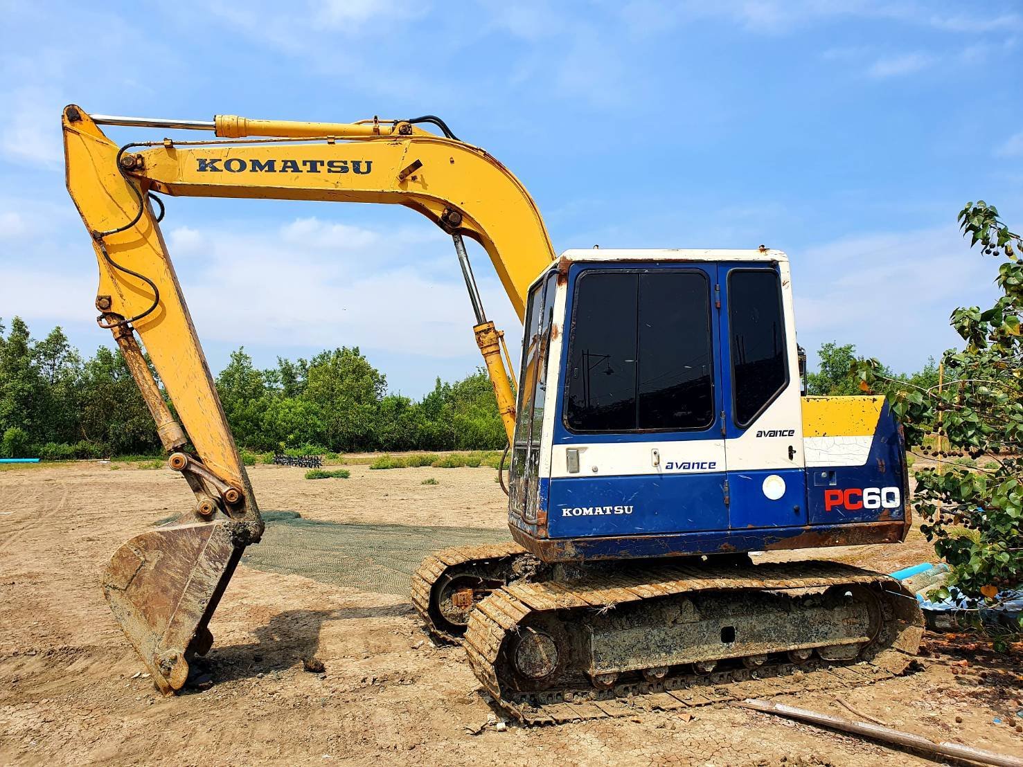 Komatsu pc60-6 พร้อมใช้งาน