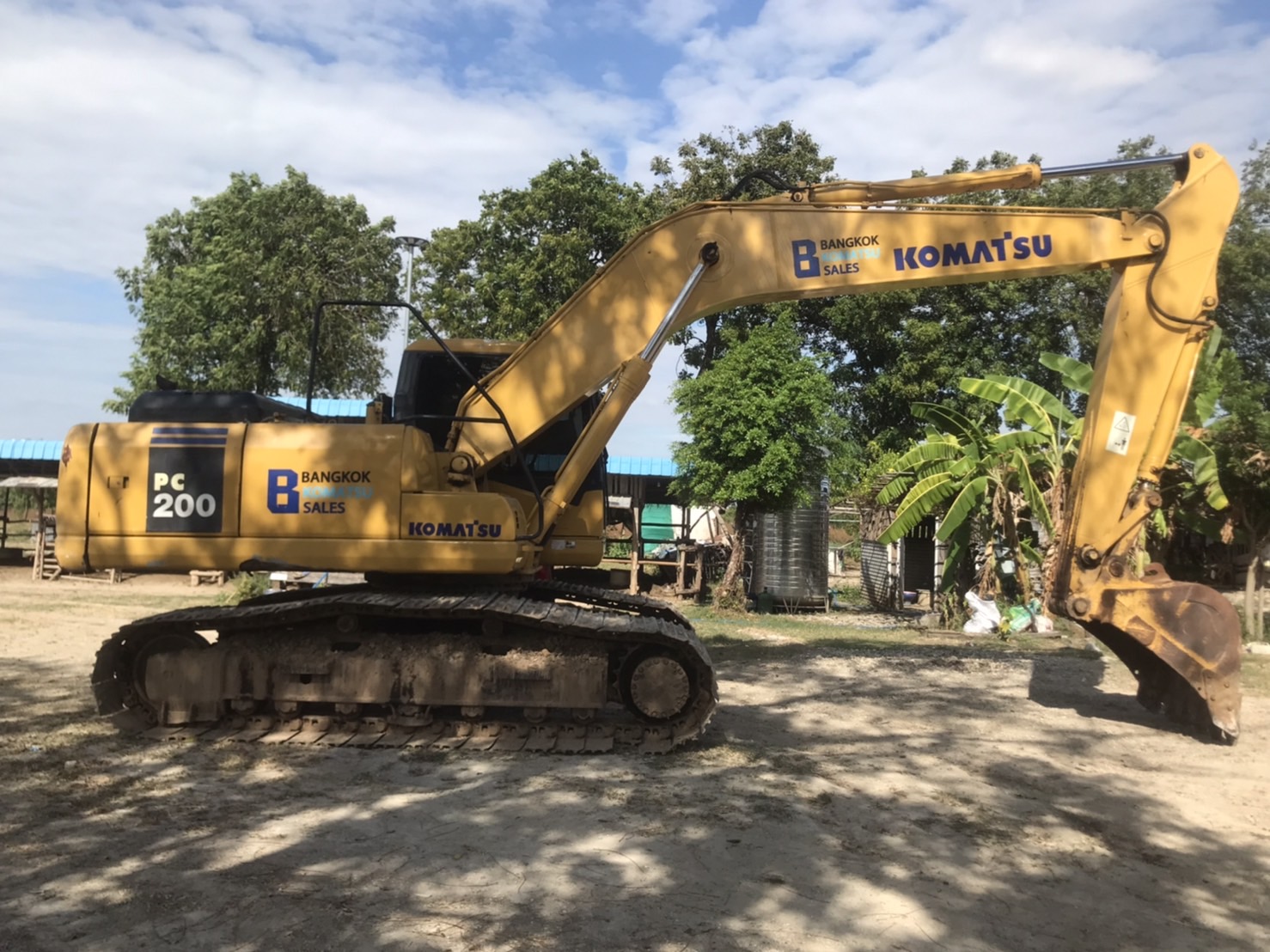 ขายดาว KOMATSU PC200-7 พร้อมใช้งาน ขายดาว KOMATSU PC200-7 พร้อมใช้งาน