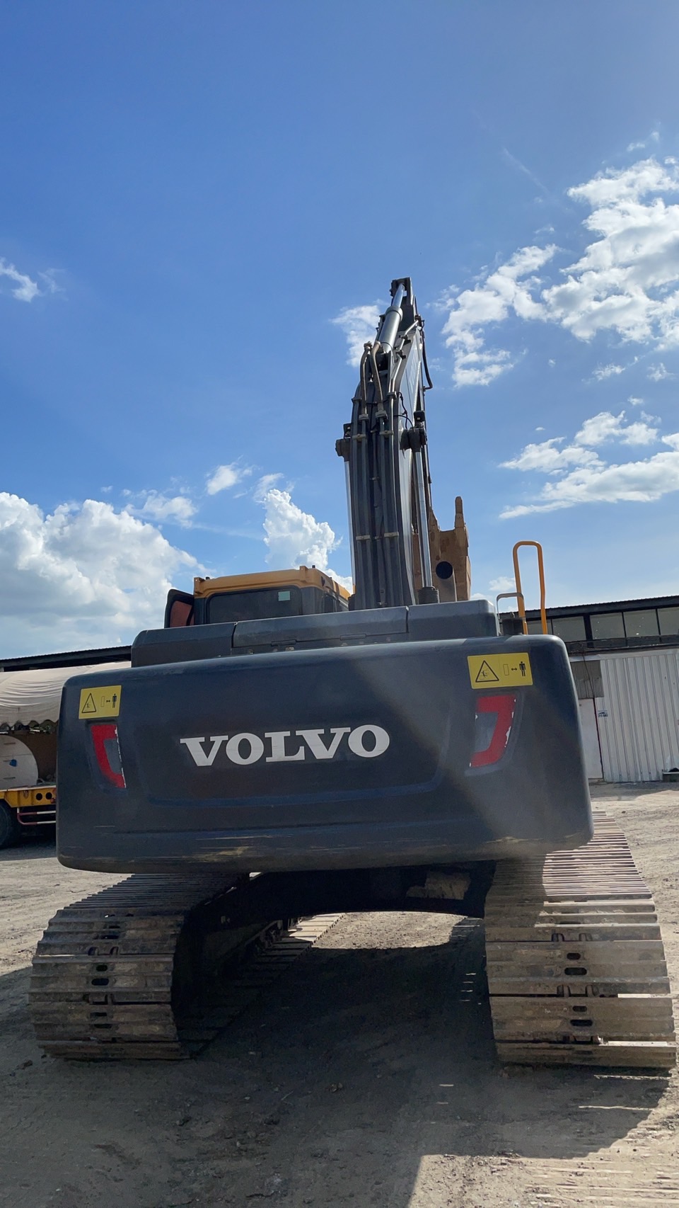 VOLVO EC210D พร้อมใช้งาน