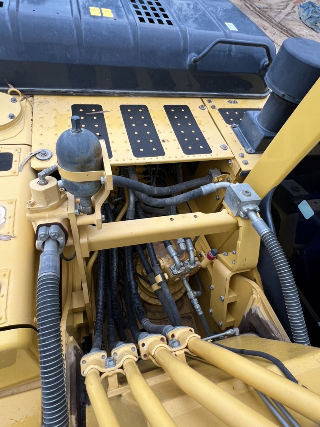 Komatsu pc200-8mo มีระบบลายหัวกระแทก