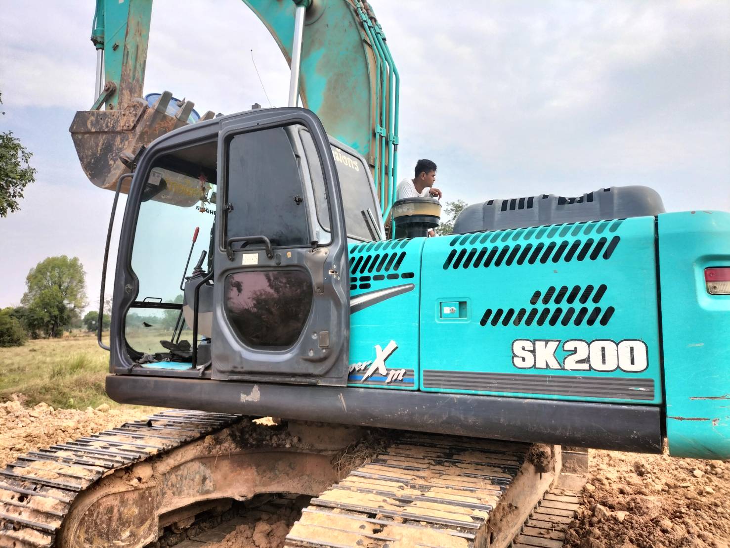 KOBELCO SK200-8 SUPPER XM พร้อมใช้งาน