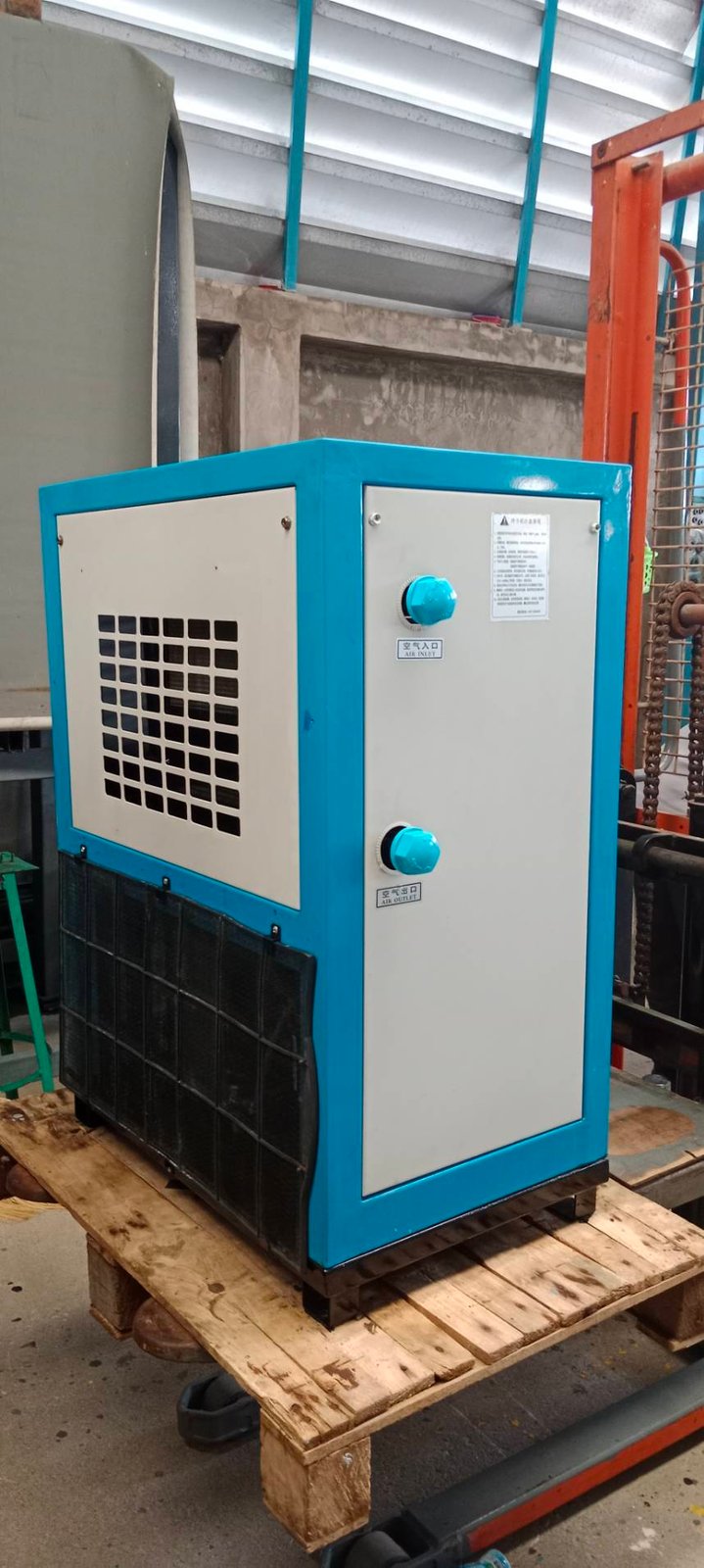 แอร์ดรายเออร์เครื่องทำลมแห้ง มือสอง AIR DRYER SAD-1HF
ใช้คู่กับปั๊มลม10-30แรงม้า เครื่องพร้อมใช้งาน รับประกัน1ปี