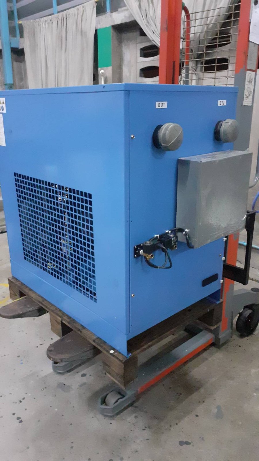 AIR DRYER MASTER COOL DTM1002 
( เครื่องทำลมแห้ง )
ใช้คู่กับ เครื่องปั๊มลม
ROTARY SCREW 75-100 แรง เครื่องพร้อมใช้งาน รับประกัน1ปี