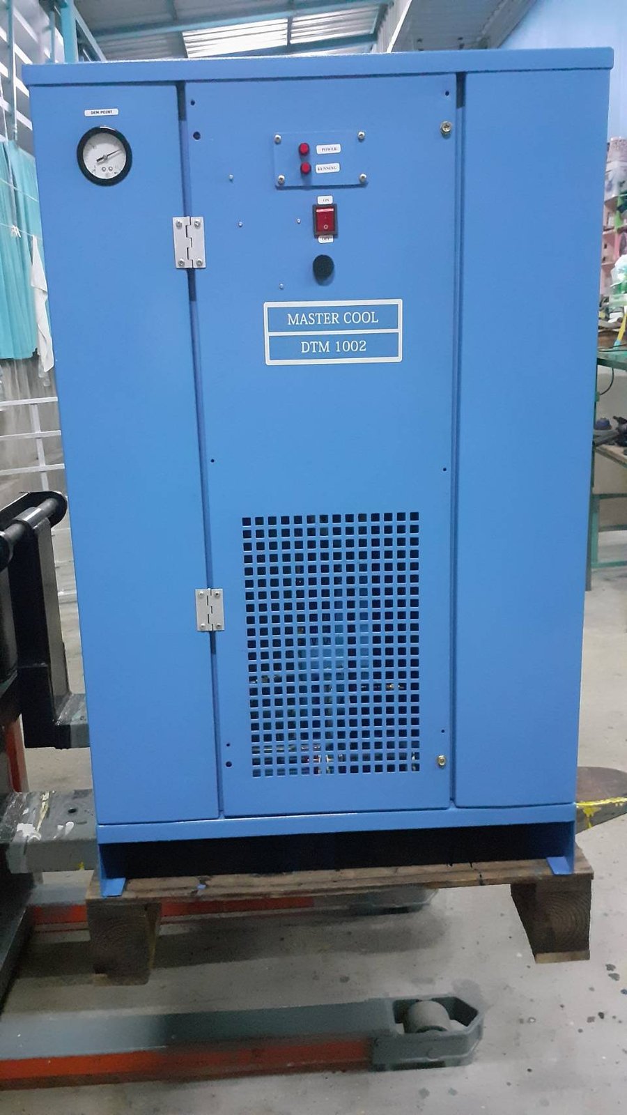 AIR DRYER MASTER COOL DTM1002 
( เครื่องทำลมแห้ง )
ใช้คู่กับ เครื่องปั๊มลม
ROTARY SCREW 75-100 แรง เครื่องพร้อมใช้งาน รับประกัน1ปี