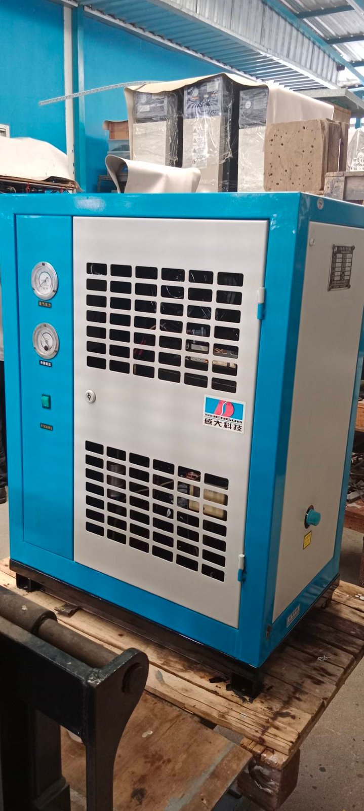 แอร์ดรายเออร์เครื่องทำลมแห้ง มือสอง AIR DRYER SAD-1HF
ใช้คู่กับปั๊มลม10-30แรงม้า เครื่องพร้อมใช้งาน รับประกัน1ปี
