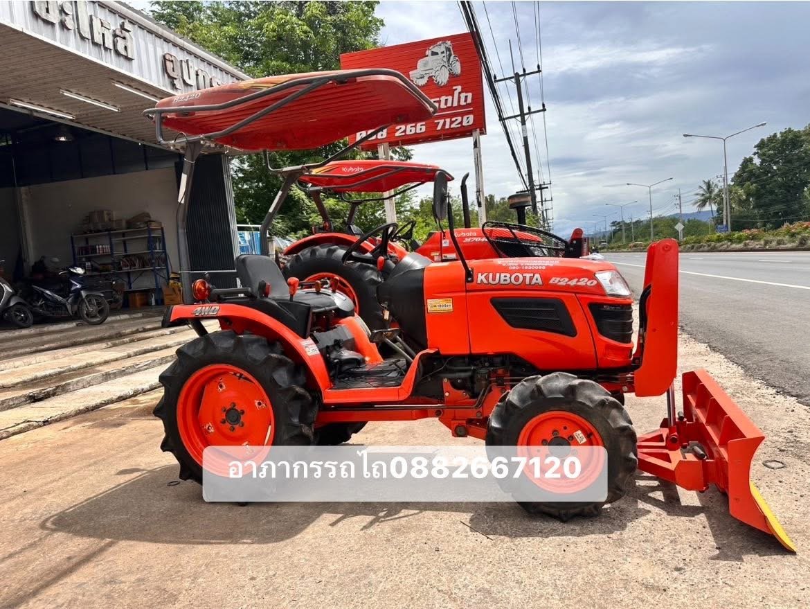 รถไถคูโบต้า B2420 อุปกรณ์ดันหน้าตัวตัดหญ้าใหม่ พร้อมใช้งานทุกระบบ