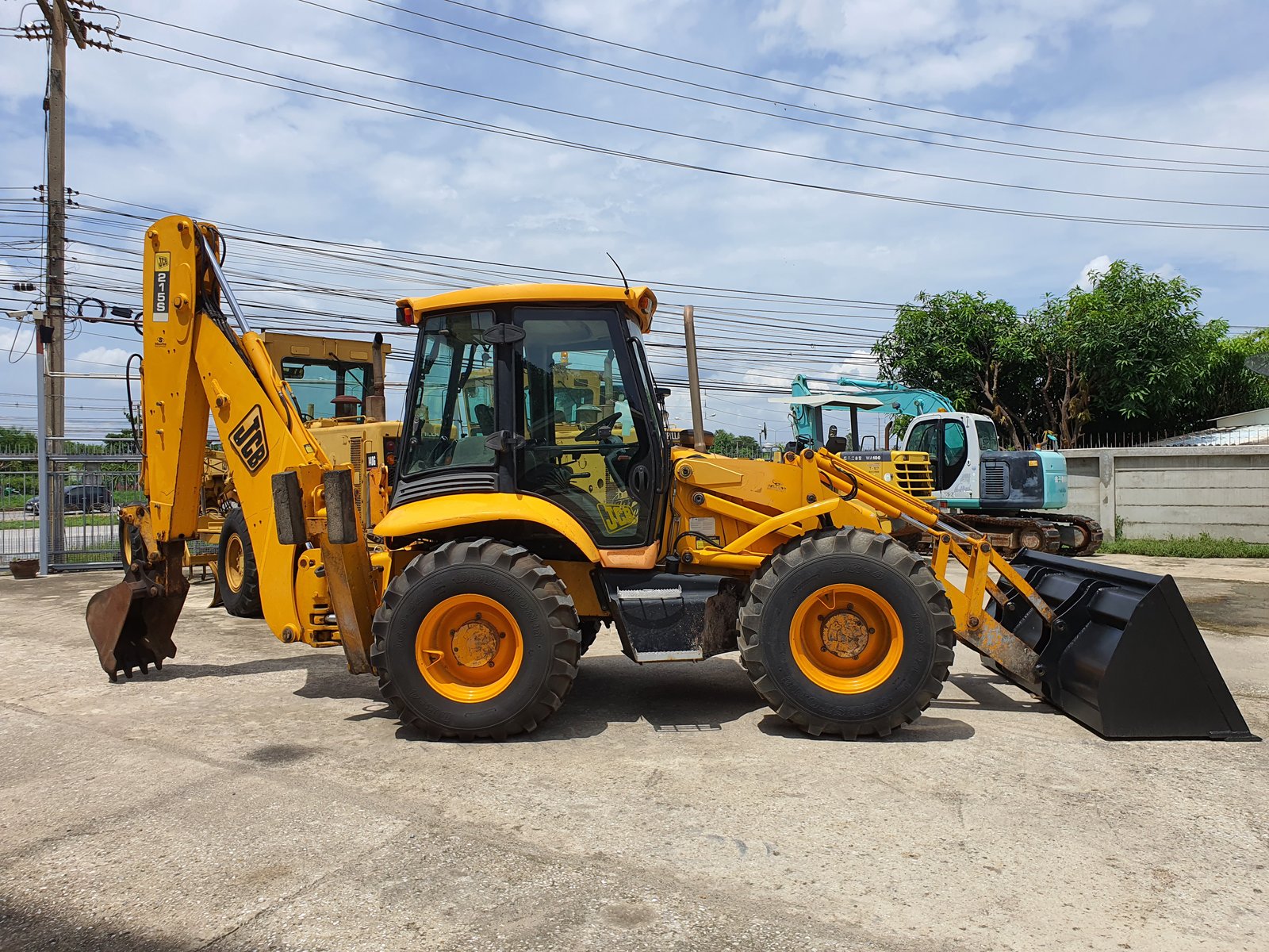 รถตักหน้าขุดหลัง JCB 215S รุ่นยอดนิยม สภาพสวย นำเข้าจากประเทศสหรัฐอเมริกา 2 เพลา รถนอกเเท้ ไม่เคยใช้