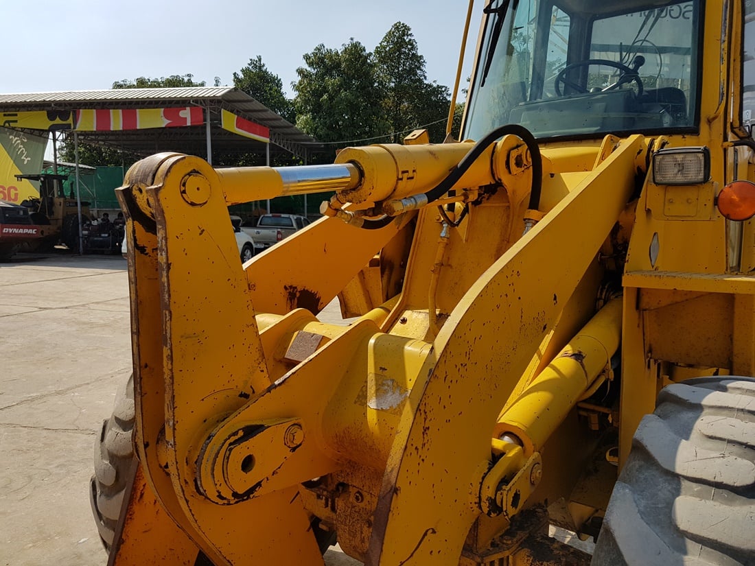 ขายรถตักล้อยาง ยี่ห้อ CATERPILLAR 910E บุ้งกี๋ 1.3 คิว นำเข้าจากอเมริกาแท้ ไม่เคยใช้งานในไทย