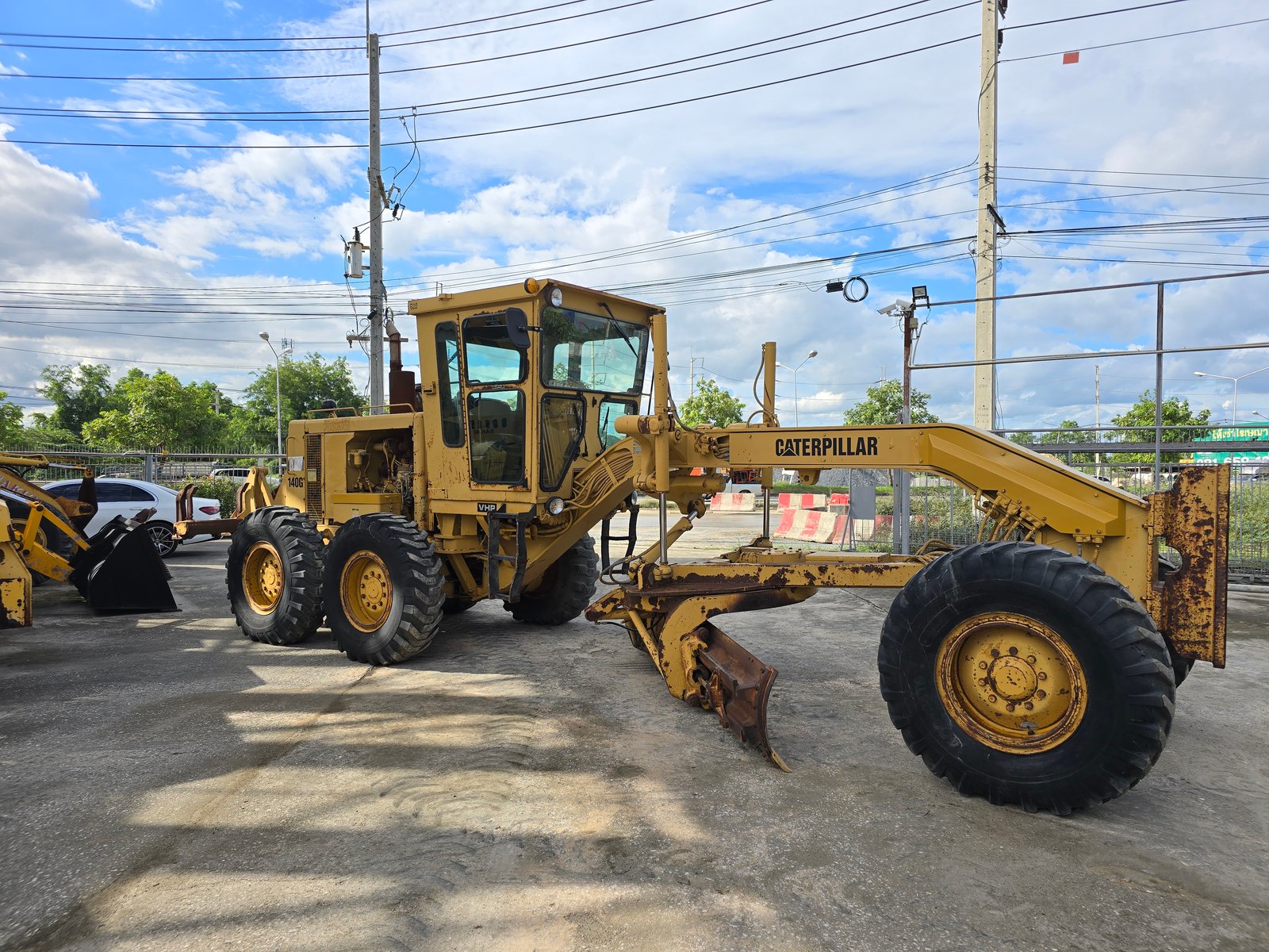 รถเกรด Caterpillar 140G นำเข้าจาก USA แท้ Serial สูง 72V165xx สภาพสวย พร้อม Ripper หลัง ไม่เคยใช้งาน