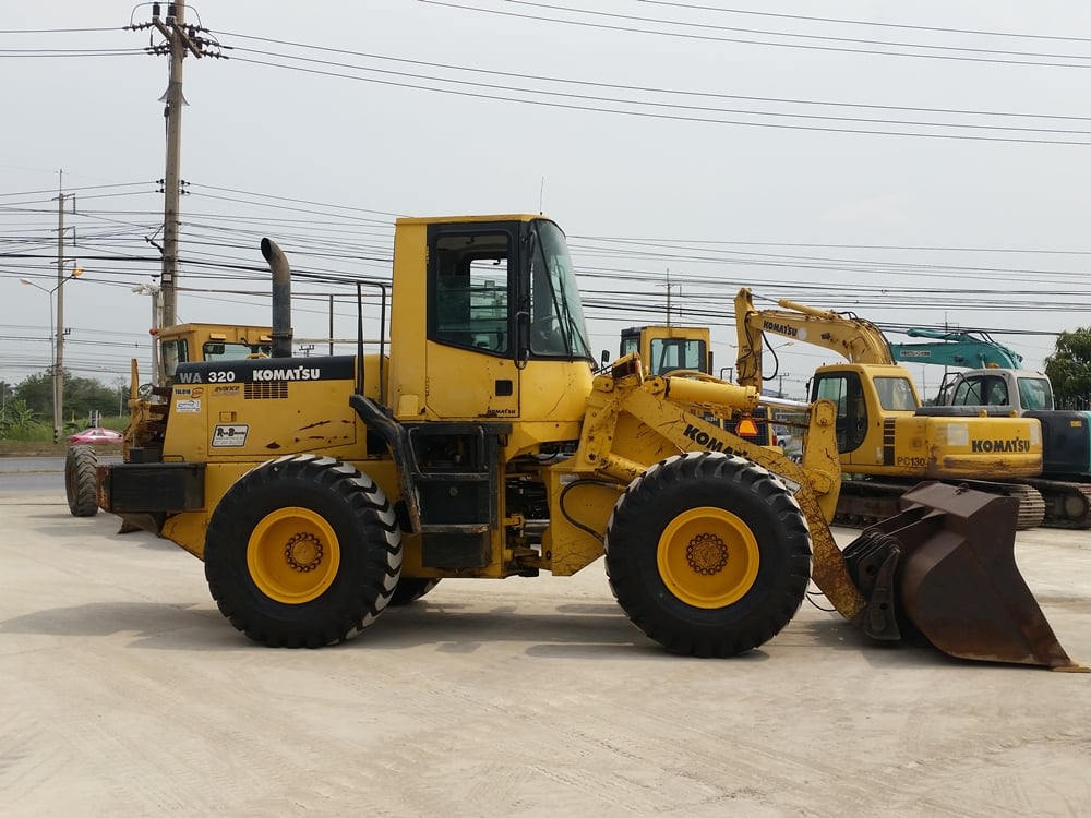 ราคาพิเศษ ขายรถตักล้อยาง ยี่ห้อ KOMATSU WA320-3MC นำเข้าจาก USA แท้ 100เปอร์เซ็นต์ สภาพสวย ไม่เคยใช้ ราคาพิเศษ ขายรถตักล้อยาง ยี่ห้อ KOMATSU WA320-3MC นำเข้าจาก USA แท้ 100เปอร์เซ็นต์ สภาพสวย ไม่เคยใช้