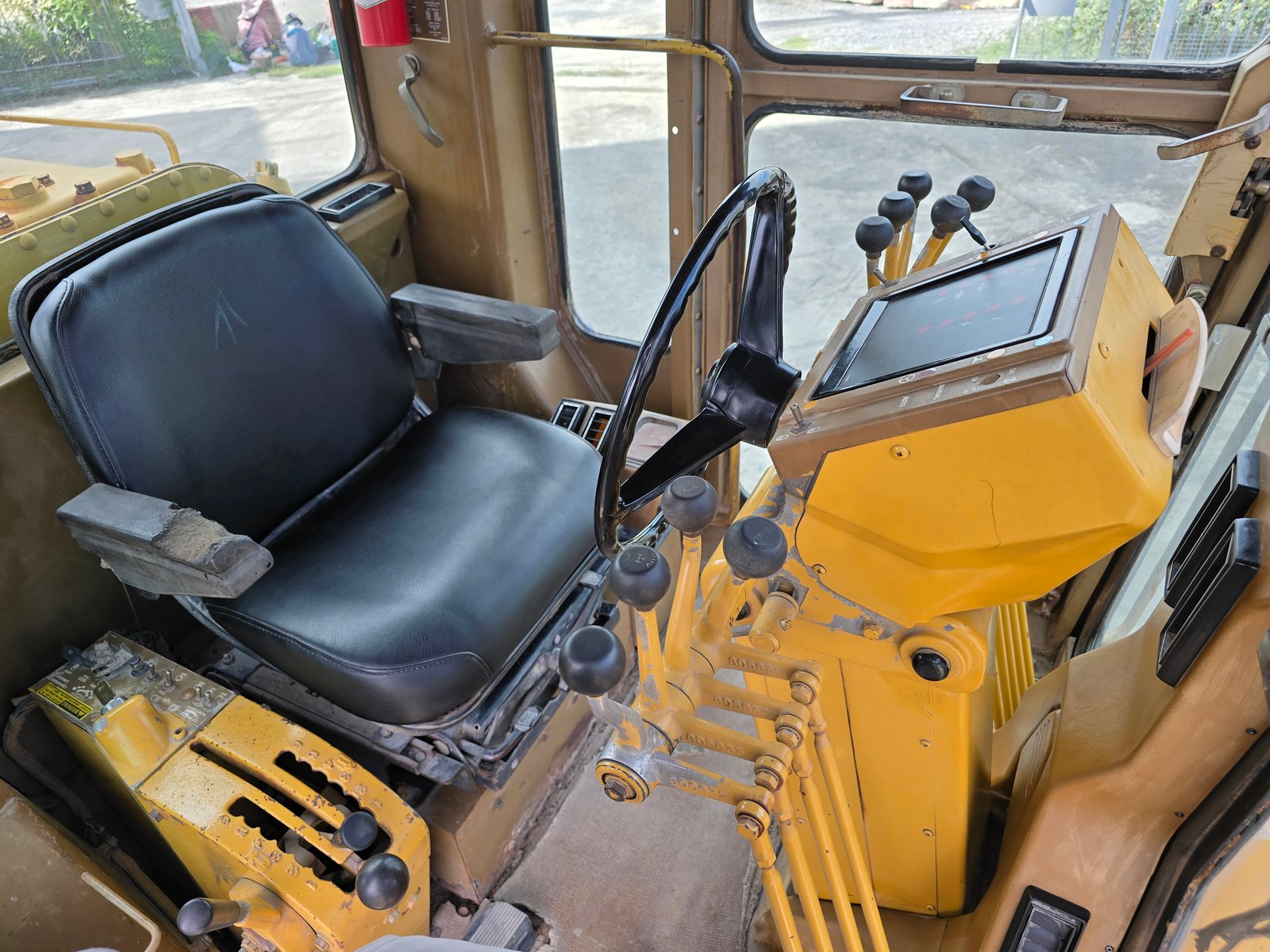 รถเกรด Caterpillar 140G นำเข้าจาก USA แท้ Serial สูง 72V165xx สภาพสวย พร้อม Ripper หลัง ไม่เคยใช้งาน