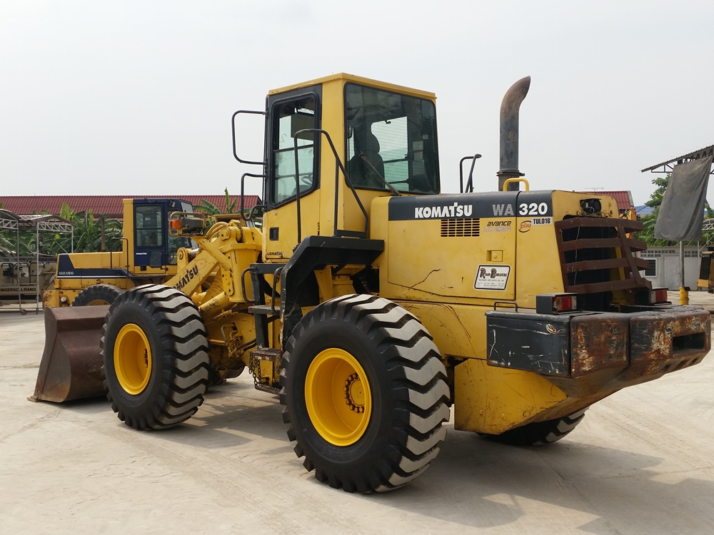 ขายรถตักล้อยาง ยี่ห้อ KOMATSU WA320-3MC นำเข้าจาก USA แท้ 100เปอร์เซ็นต์ สภาพสวย ไม่เคยใช้งานในไทย ขายรถตักล้อยาง ยี่ห้อ KOMATSU WA320-3MC นำเข้าจาก USA แท้ 100เปอร์เซ็นต์ สภาพสวย ไม่เคยใช้งานในไทย