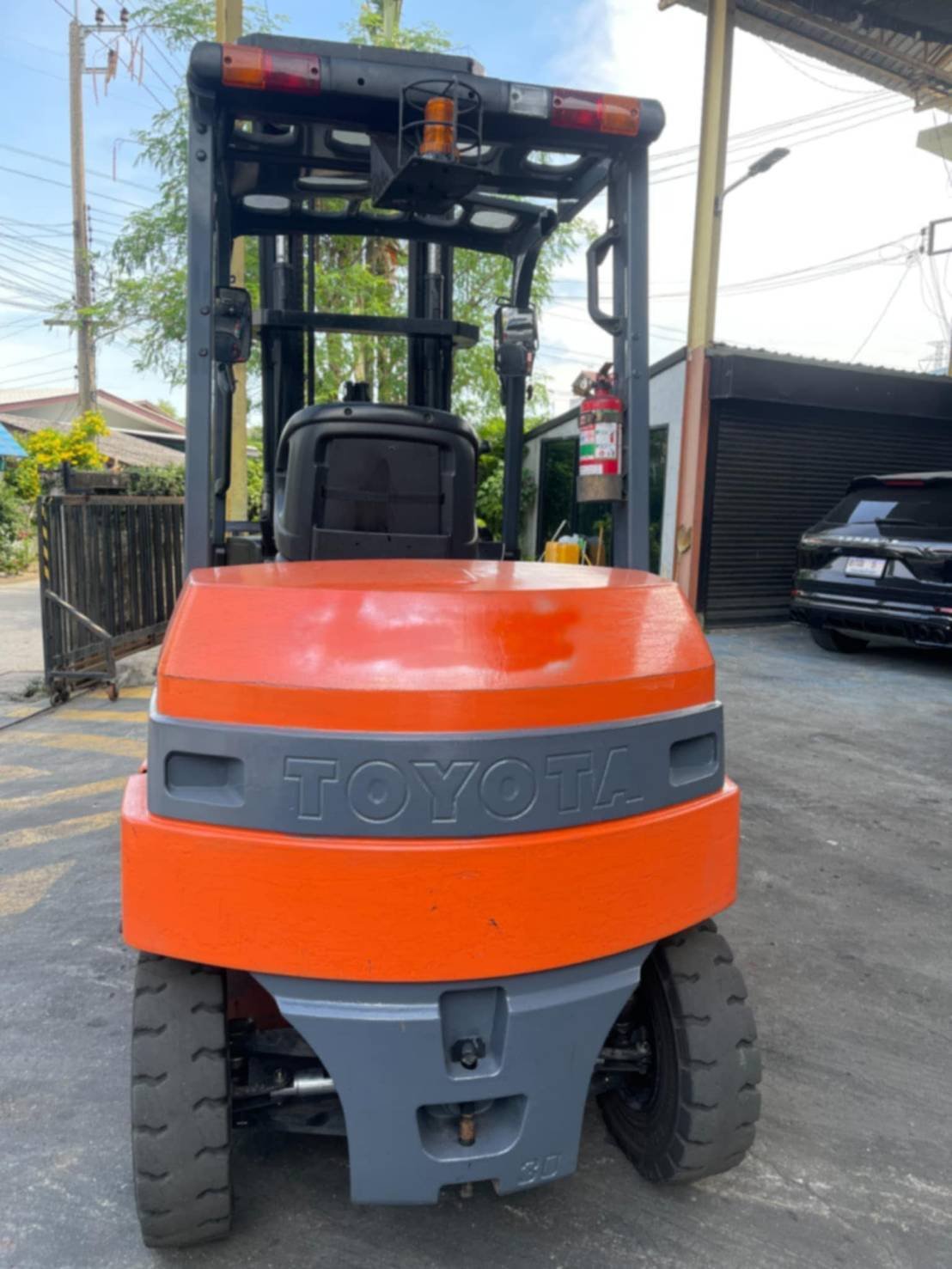 (รถไฟฟ้านั่งขับ counter balance battery) Toyota 8FB 30
