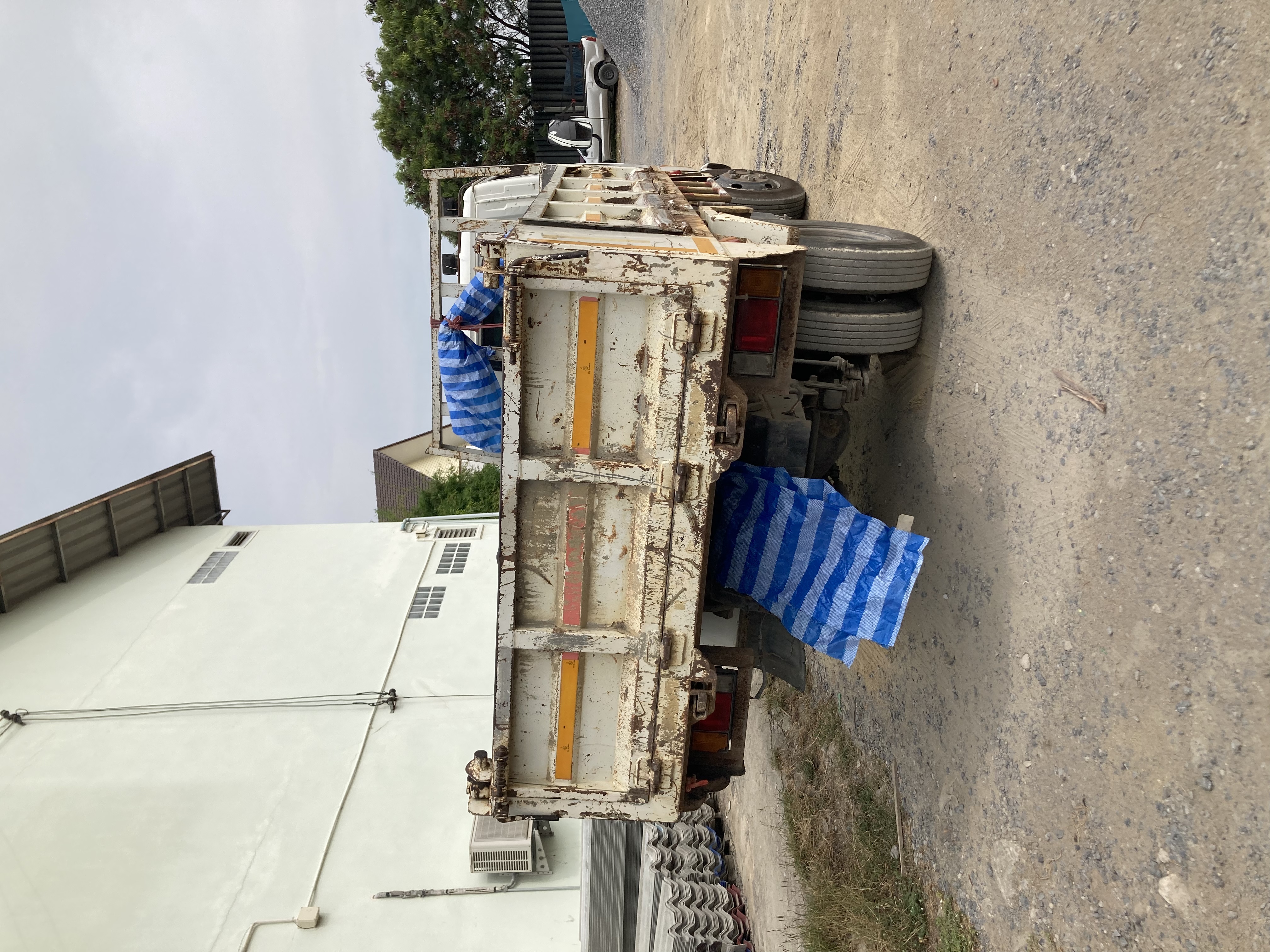 ขายรถ 6ล้อดัมฟ์ ไม่มีเล่มทะเบียน ราคา 120,000บาท ขายรถ 6ล้อดัมฟ์ ไม่มีเล่มทะเบียน ราคา 120,000บาท