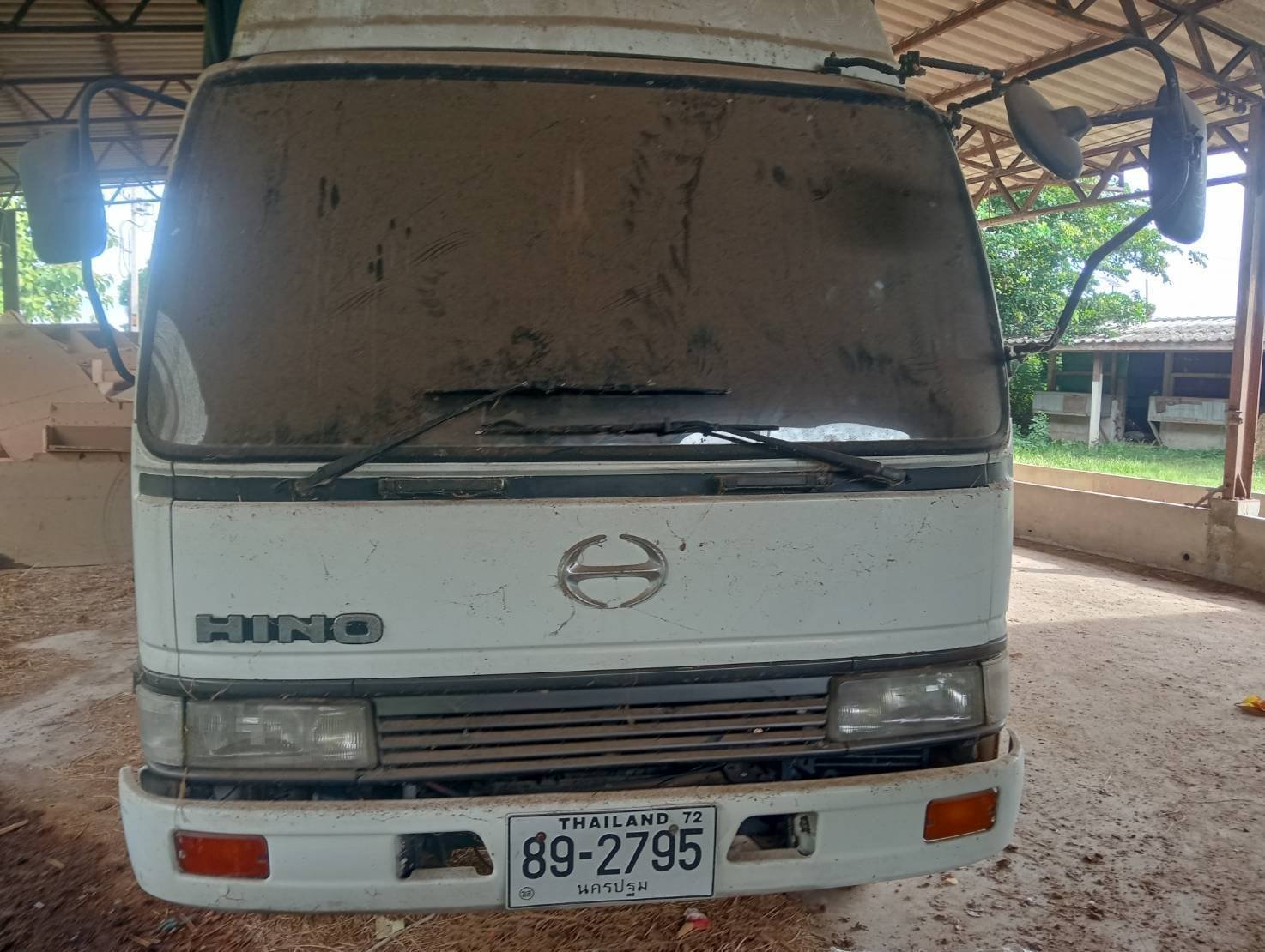 หกล้อรั้วฮีโน่165แรงปี57 ทะเบียนขาด1ปี