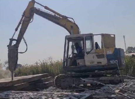 09/02/66.KOMATSU PC100-5 มีหัวแย๊กกับบุ้งกี๋