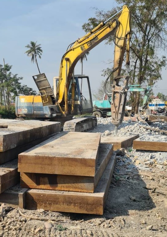 09/02/66.KOMATSU PC100-5 มีหัวแย๊กกับบุ้งกี๋