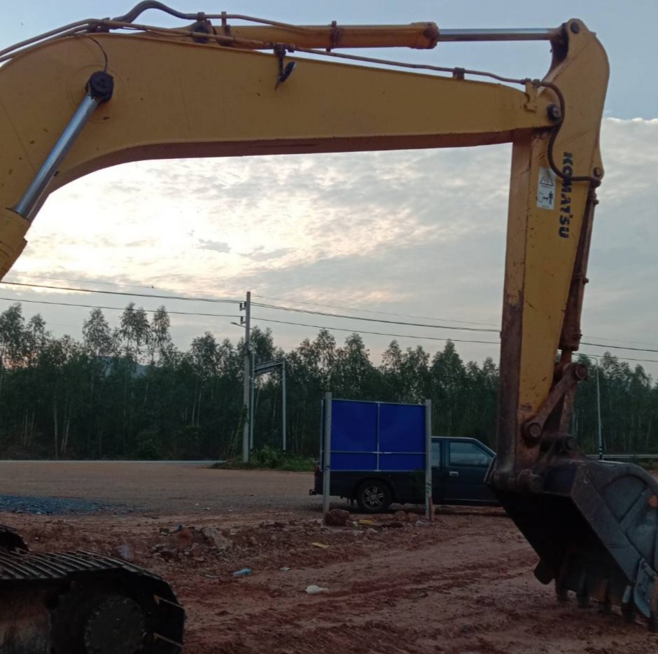 24/05/66. KOMATSU PC200-8 สภาพสวย 24/05/66. KOMATSU PC200-8 สภาพสวย