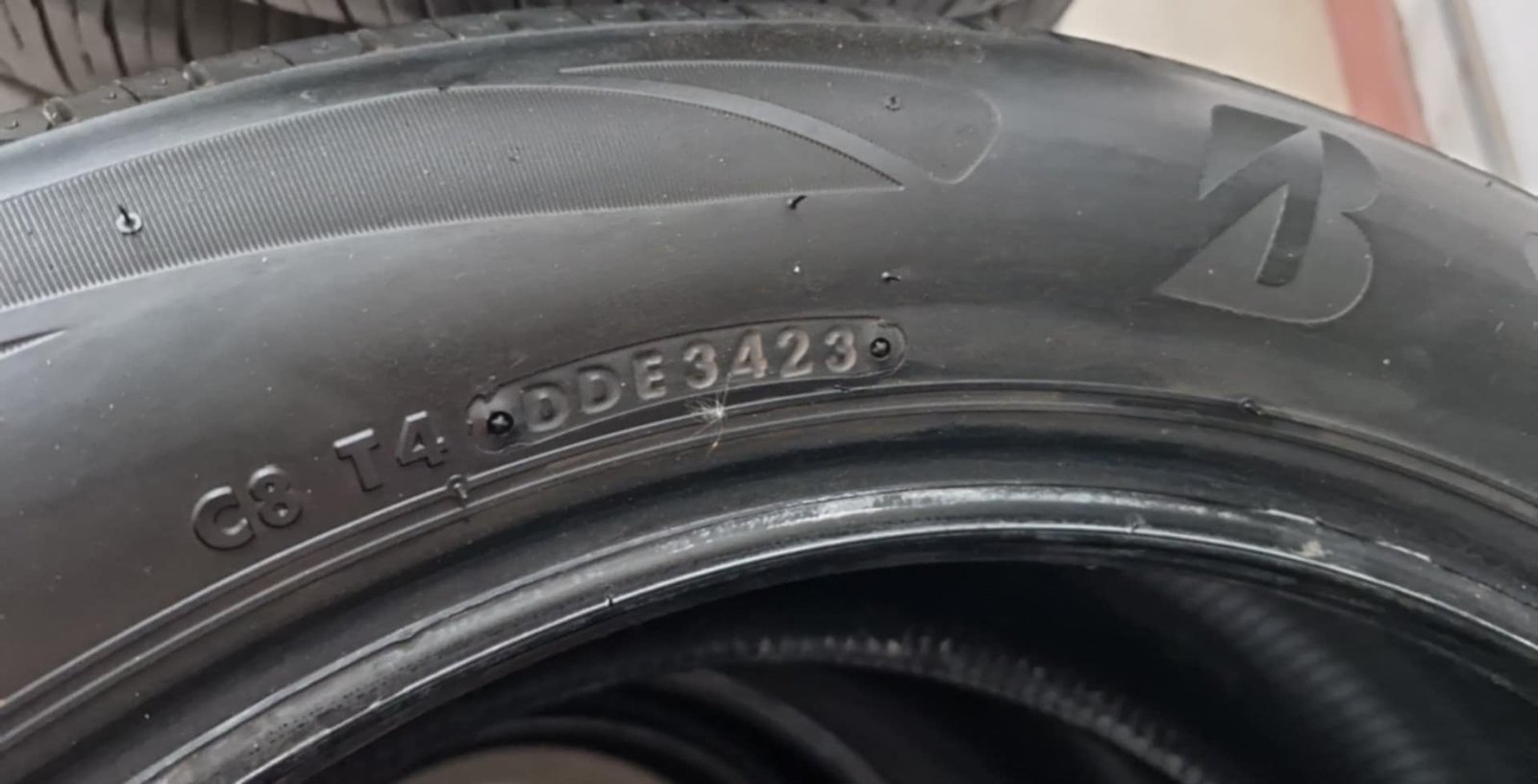 ยางมือ 2 สภาพสวย BRIDGESTONE HL001 ขอบ19 ยางมือ 2 สภาพสวย BRIDGESTONE HL001 ขอบ19