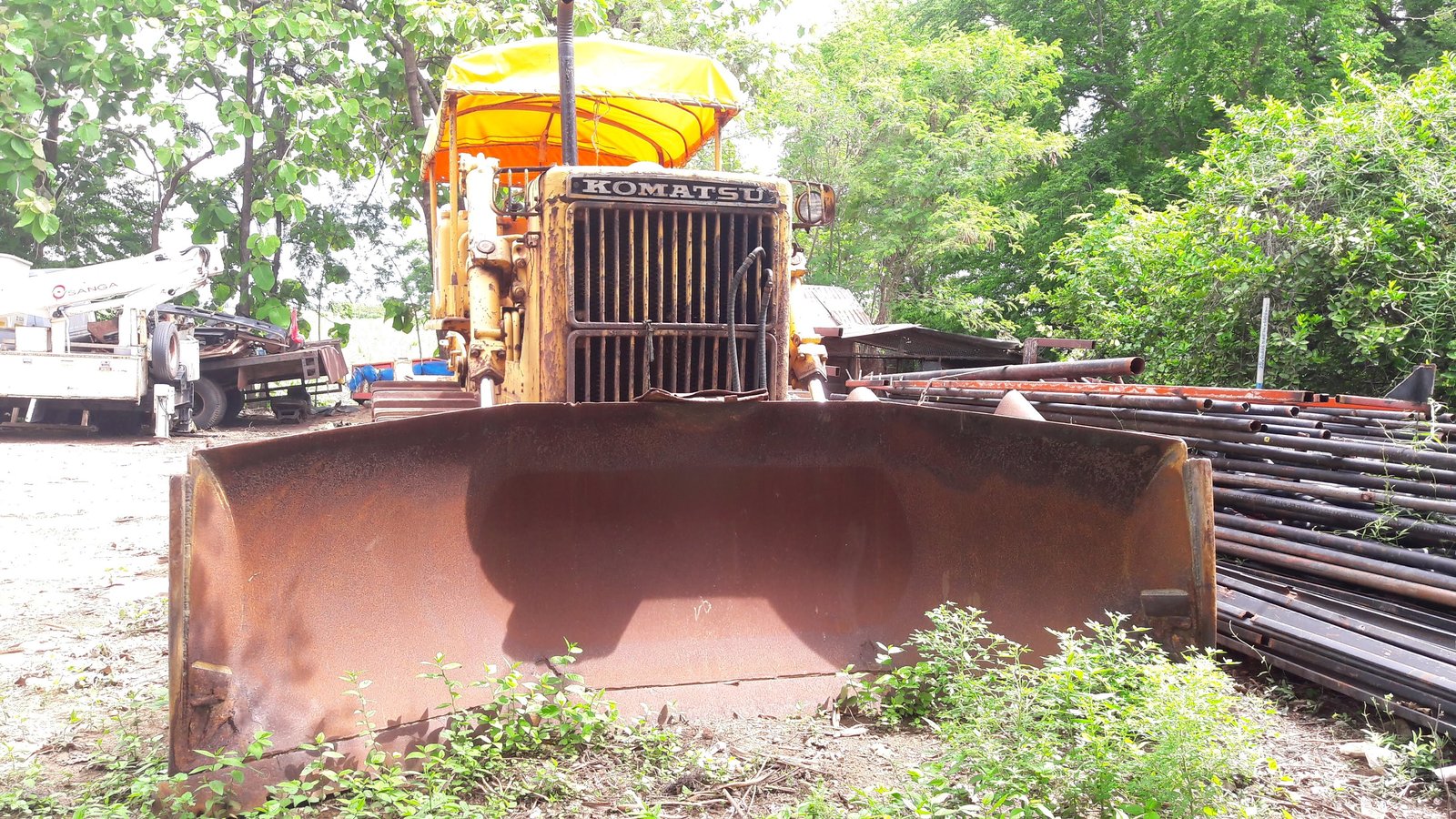 ขายรถดันดิน KOMATSU D85-12 เก่านอก พร้อมใช้งาน