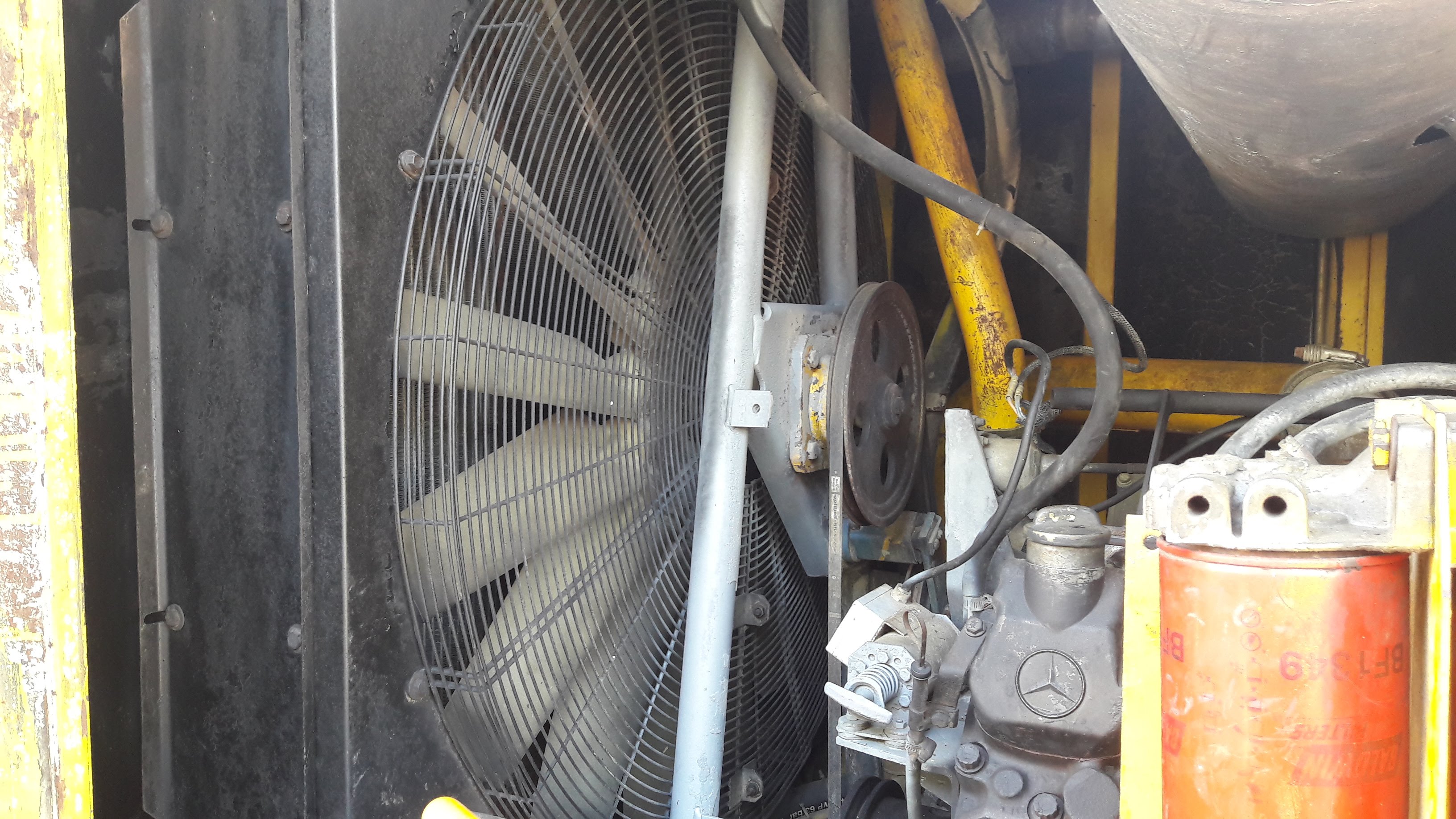ขายเครื่องลม Atlas Copco พร้อมใช้งานครับ ขนาด 750 CFM 12-14.5 Bar สนใจ. 084-542-4150