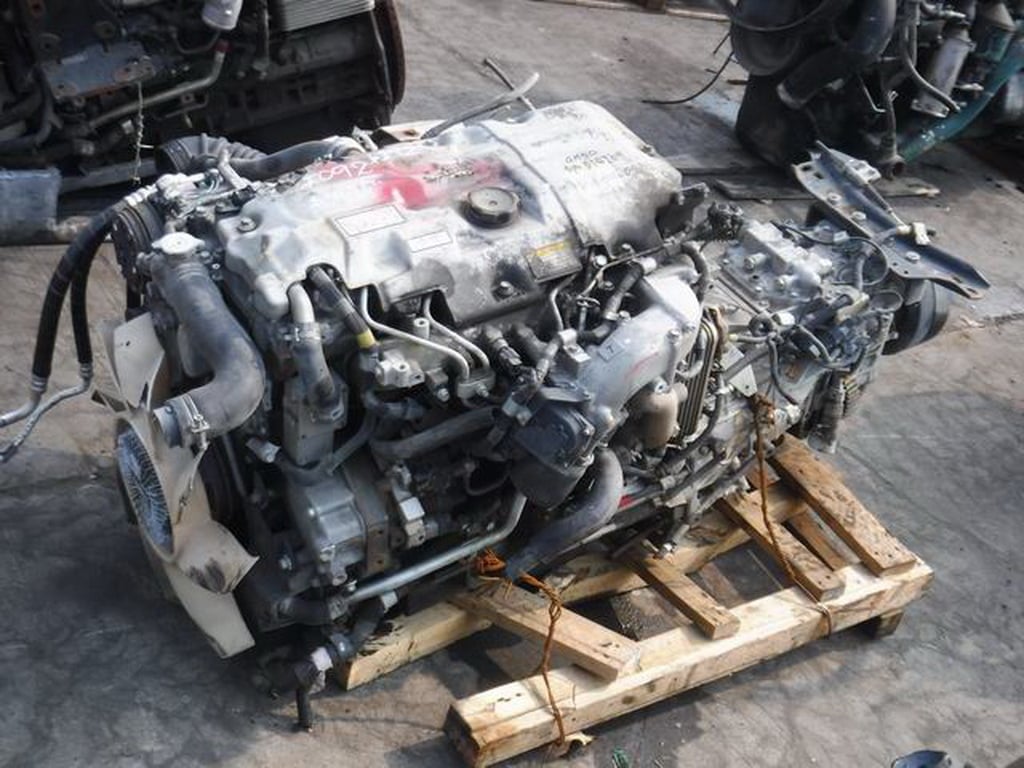 ขาย เครื่อง MITSUBISHI 4M50 4 สูบ 150 แรงม้า พร้อมเกียร์ ไม่มีกล่อง โทร. 084-542-4150