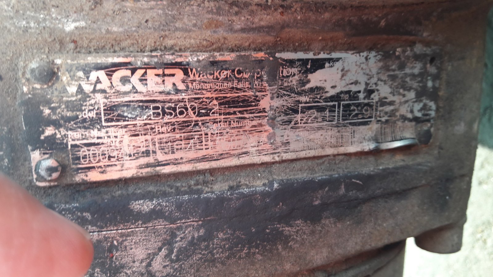 ขายเครื่องตบดินแบบกระโดด WACKER BS60-2 เก่านอก พร้อมใช้งานครับ