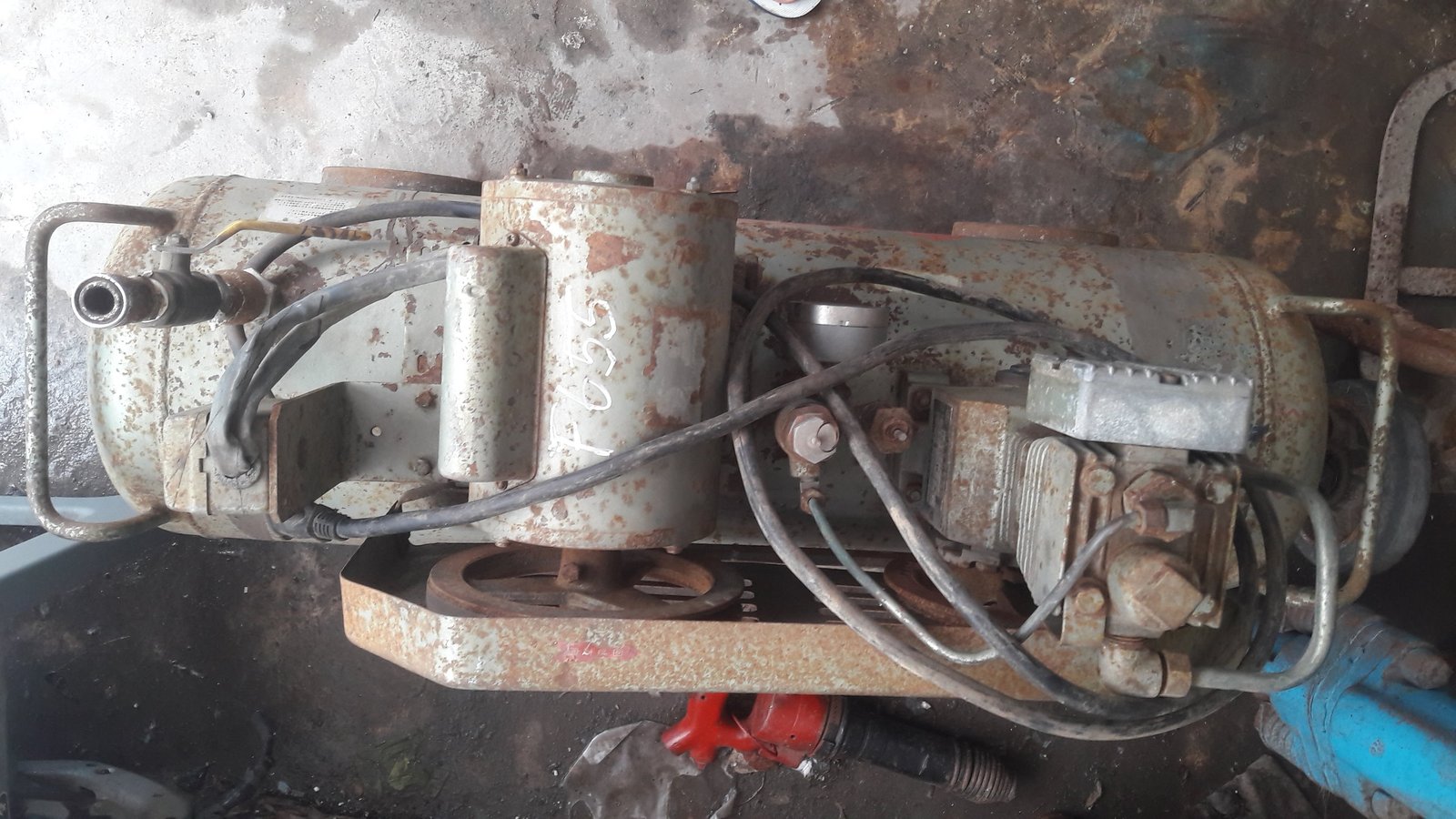 ปั้มลม HITACHI รุ่น 1.5P-9.5T60Hz ปั้มลม HITACHI รุ่น 1.5P-9.5T60Hz