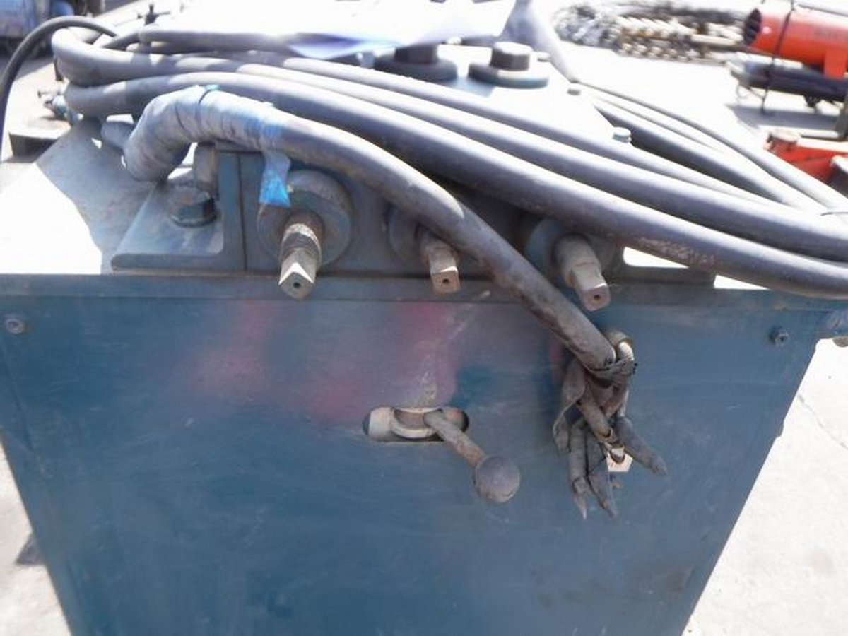 เครื่องดัดเหล็ก TOYO R-22-3839 เก่านอก
