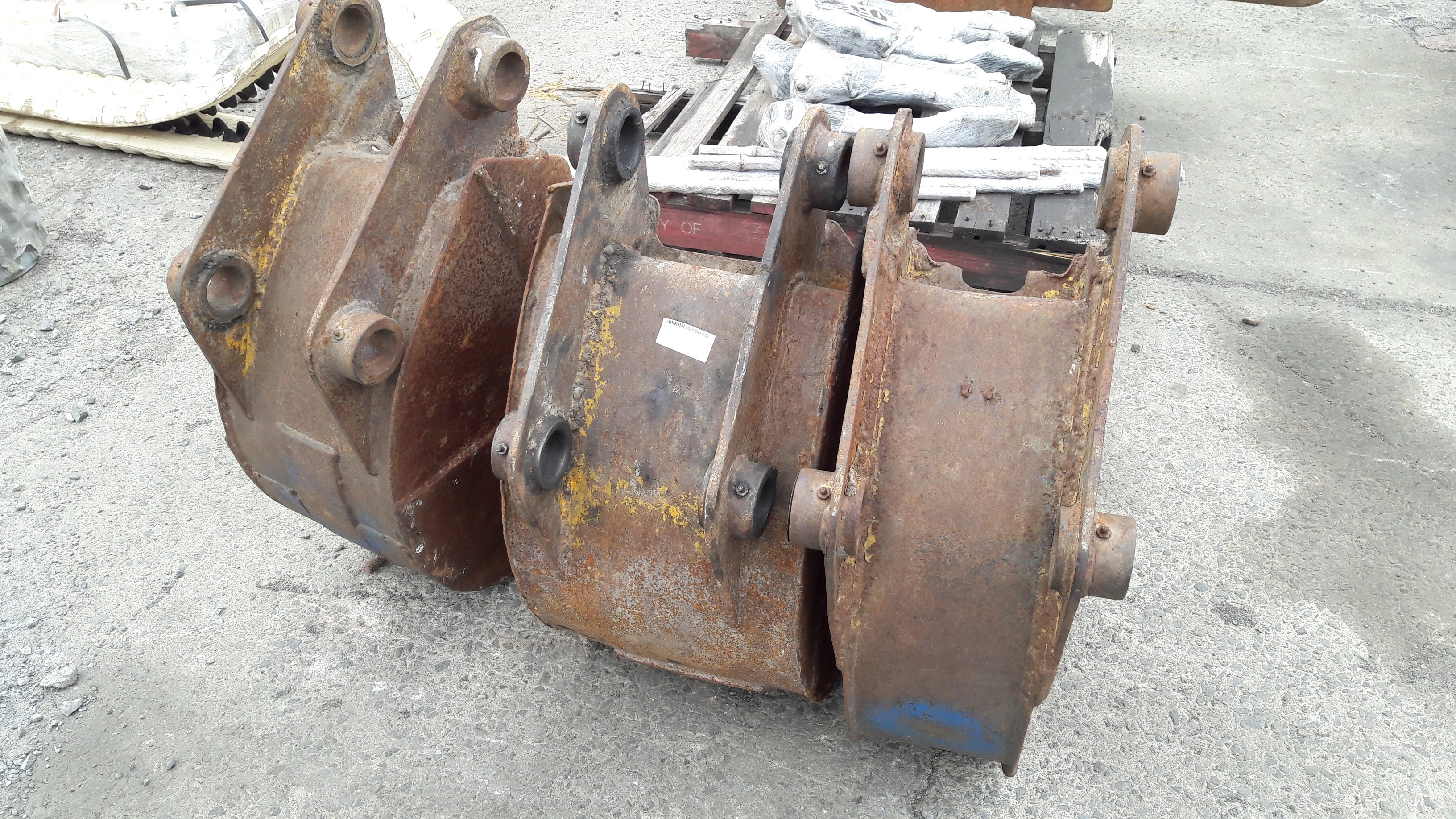 บุ้งกี๋ JCB 3CX สนใจโทร. 084-542-4150